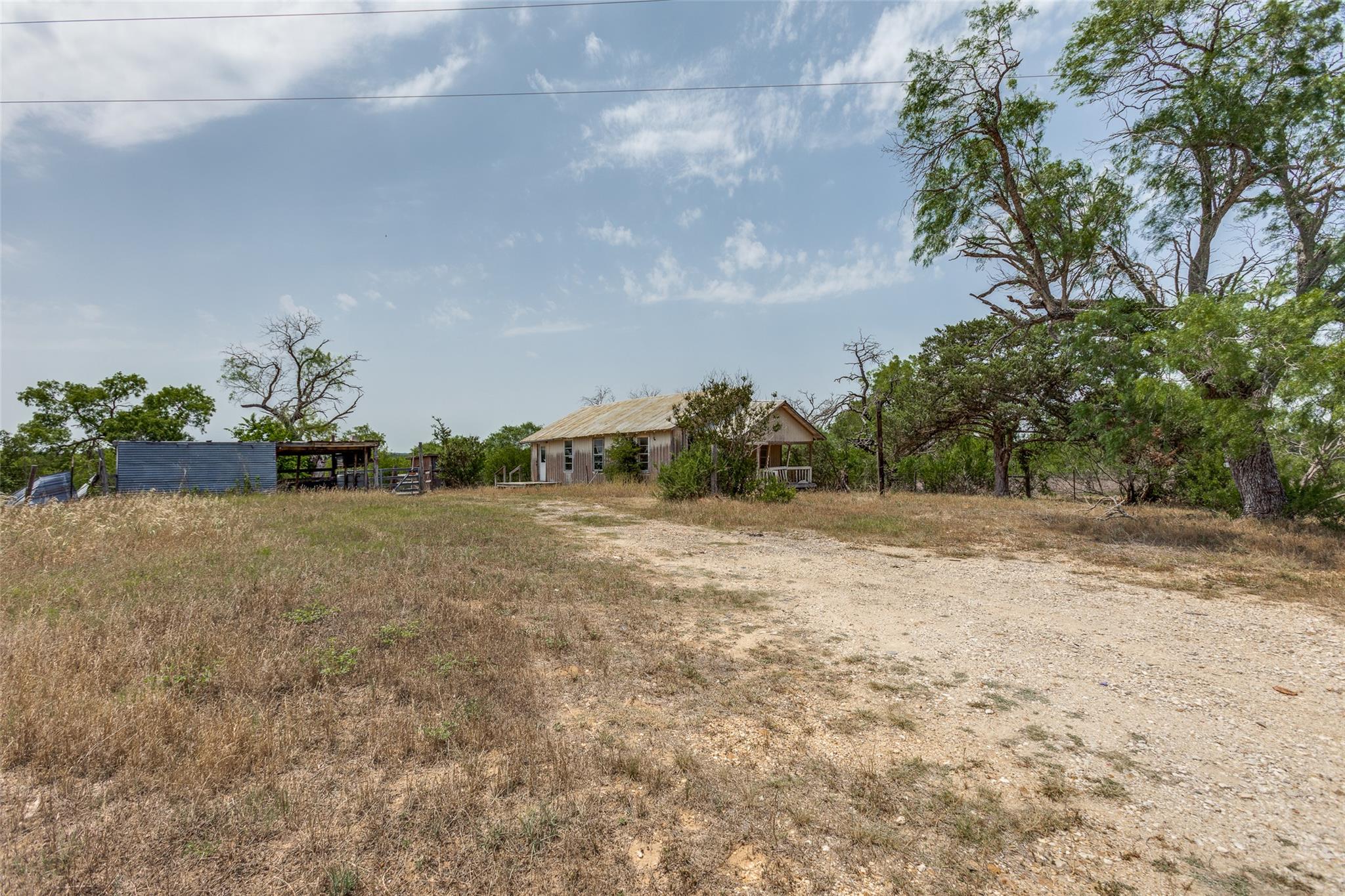 9557 Fm 86, Lockhart, TX 78644 photo 4