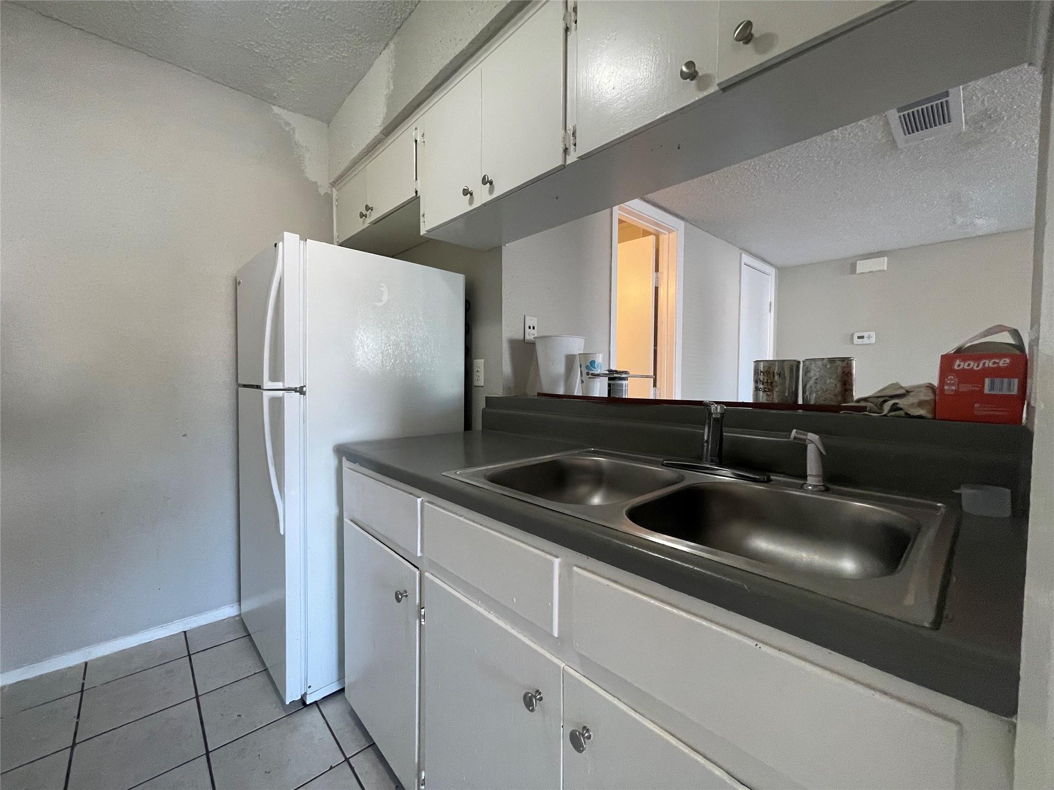 2619 Ektom DR #C, Austin, TX 78745 photo 4