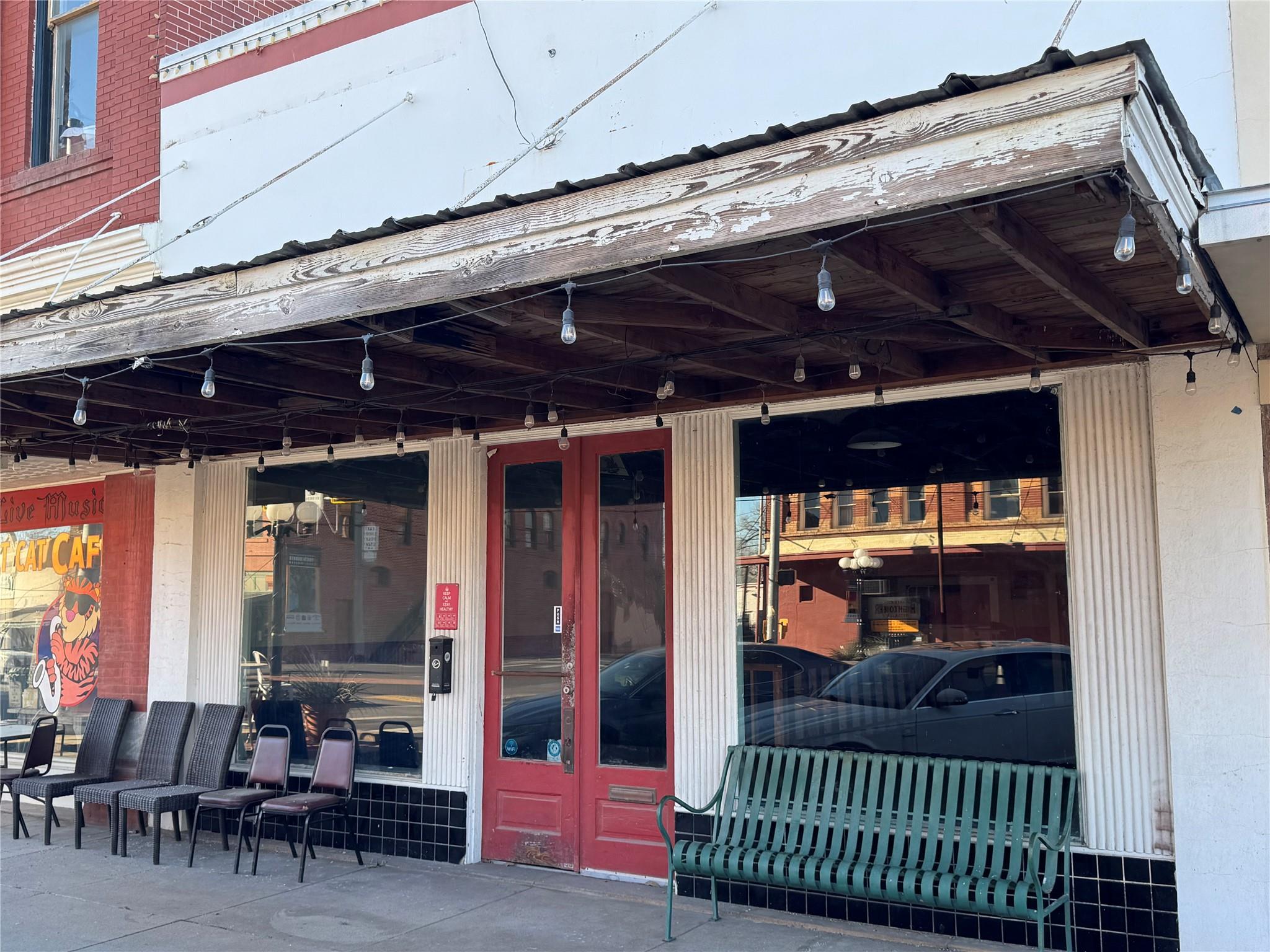 303 Main ST, Smithville, TX 78957 photo 2