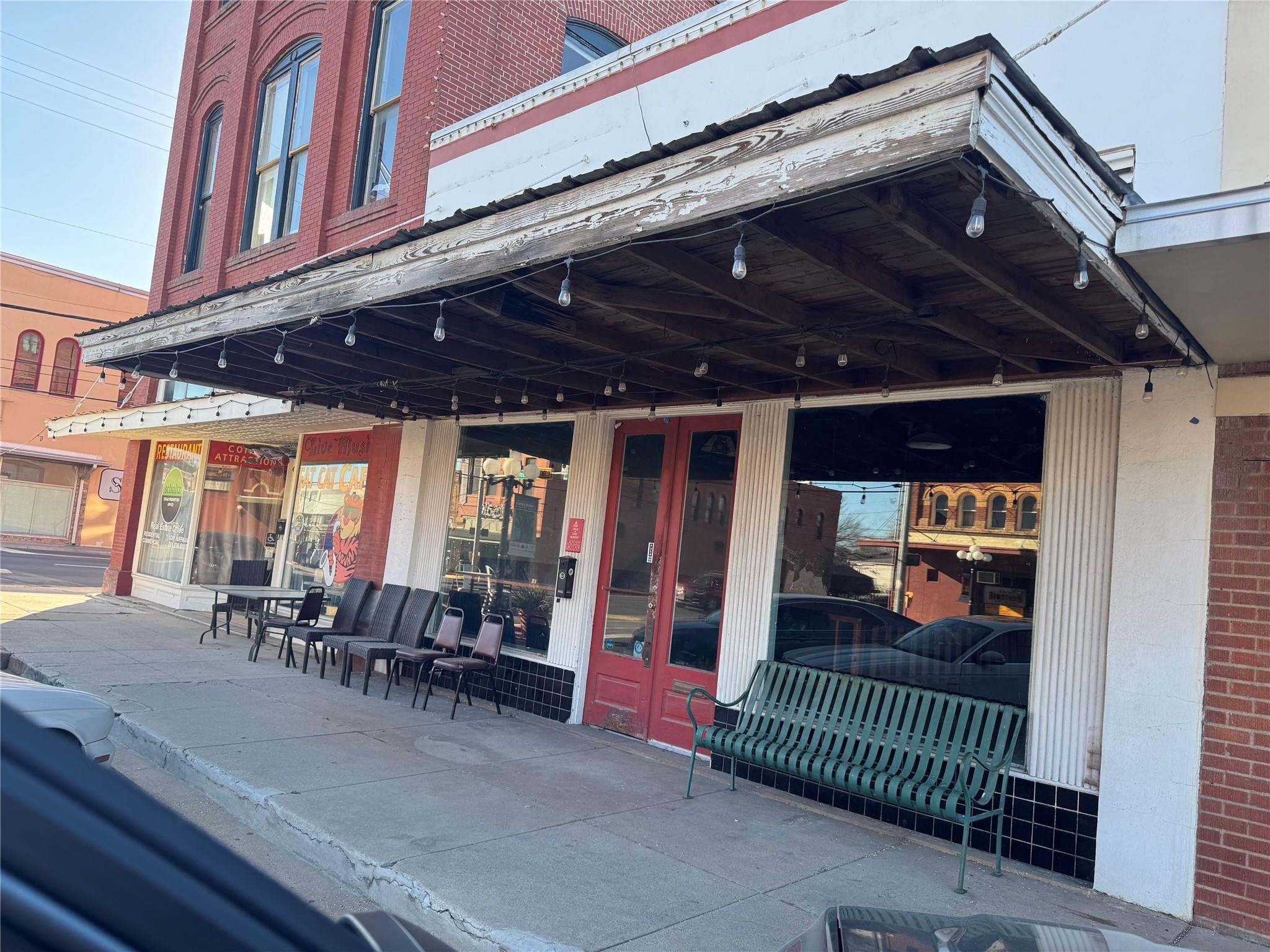 303 Main ST, Smithville, TX 78957 photo 3