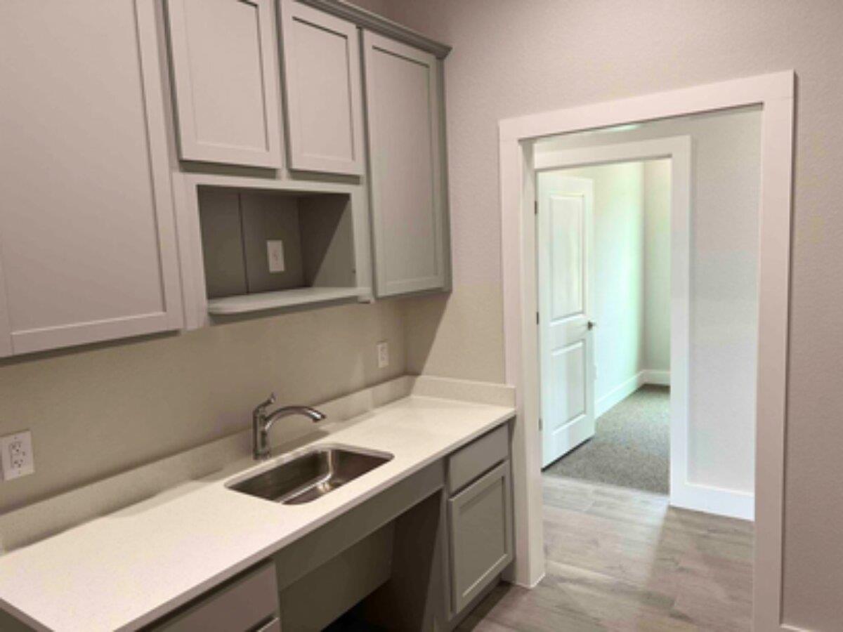 Highland Vista Office Condos B