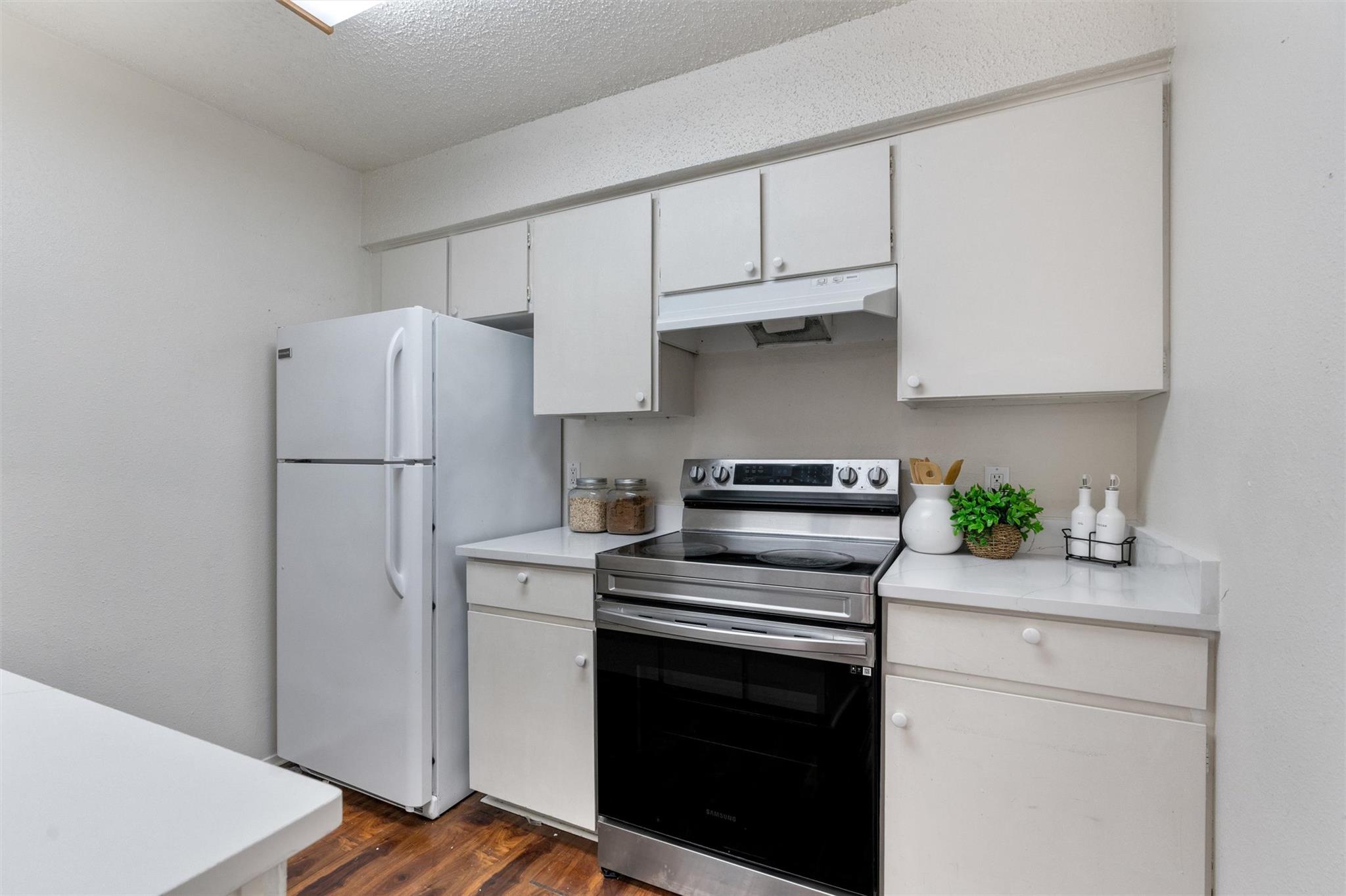 6910 Hart LN #203, Austin, TX 78731 photo 5
