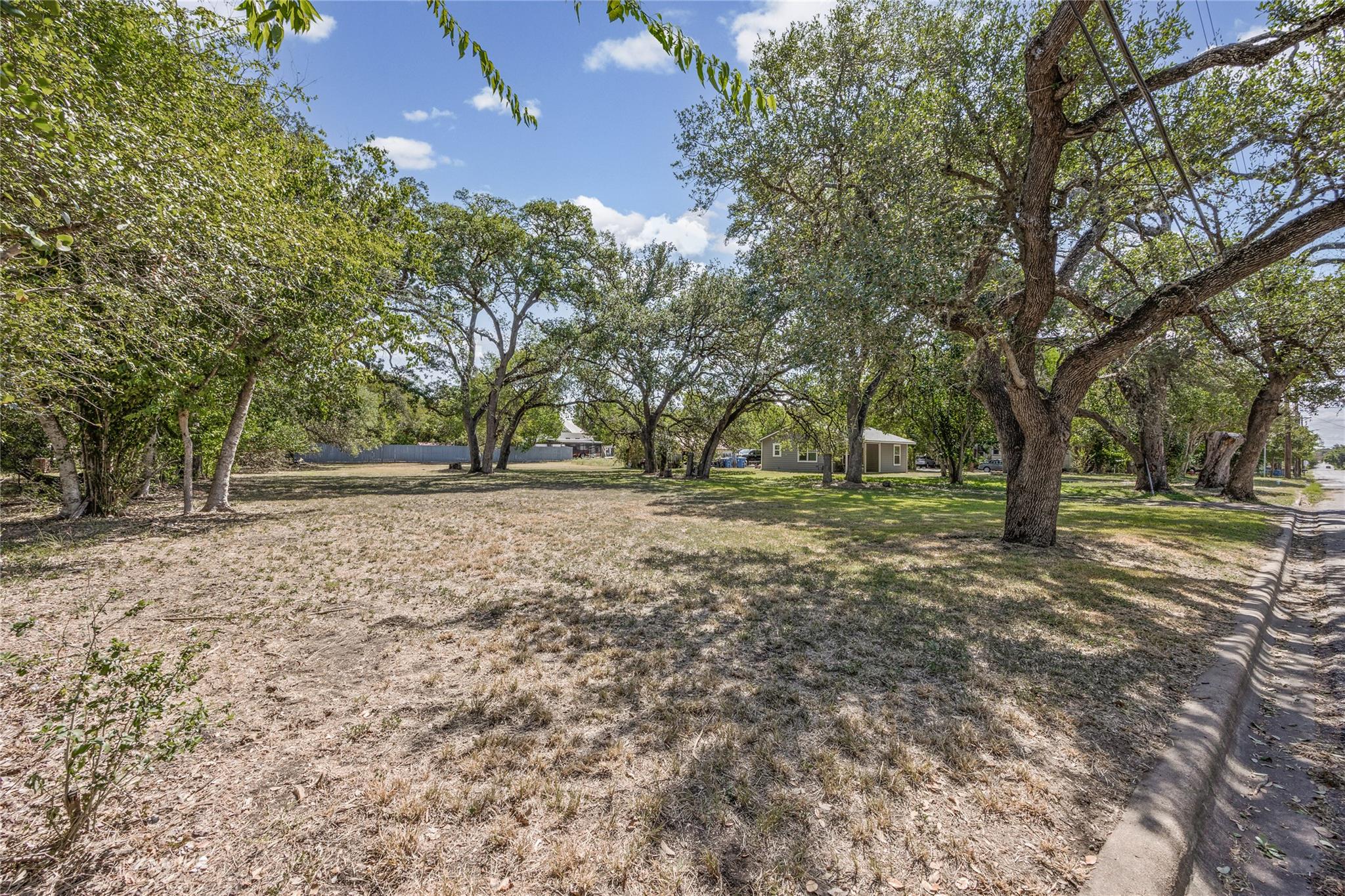 1006 Blanco ST, Lockhart, TX 78644 photo 3