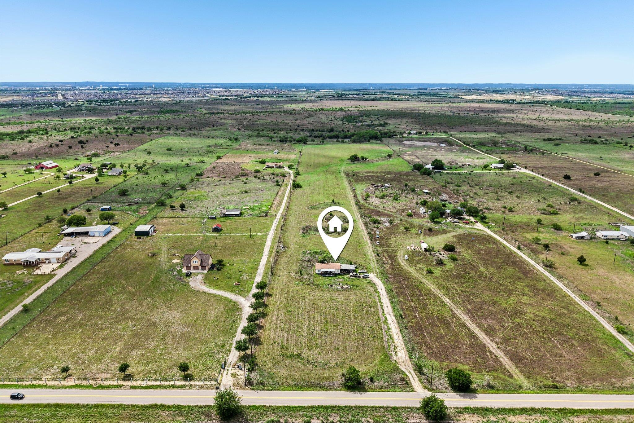 14204 Graef RD, Creedmoor, TX 78610 photo 2