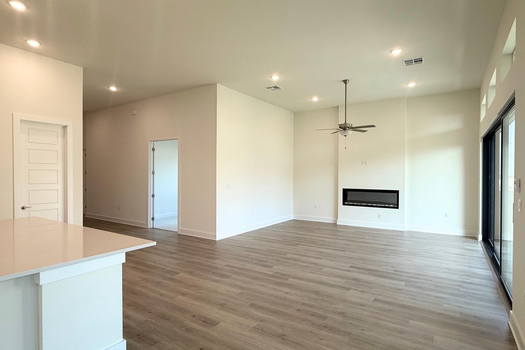 17313 Silverman DR, Pflugerville, TX 78660 photo 5