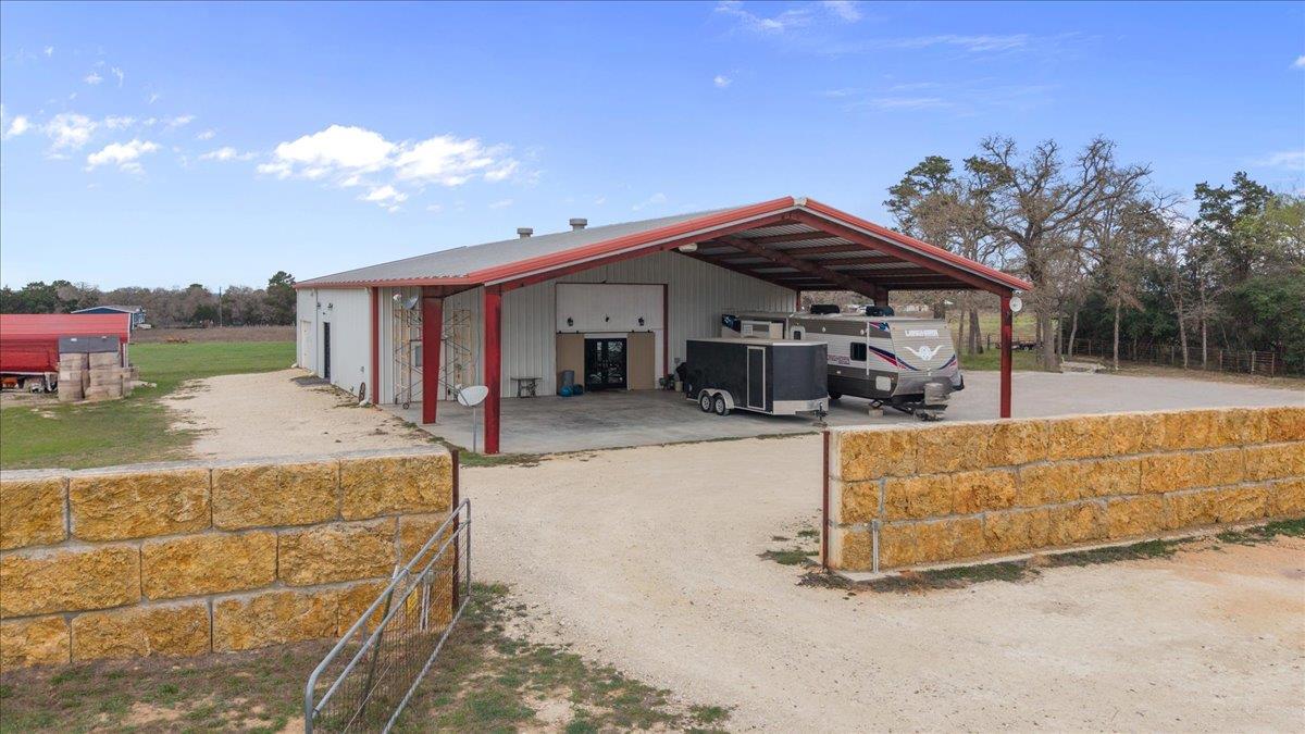 2187 Highway 290, McDade, TX 78650 photo 3