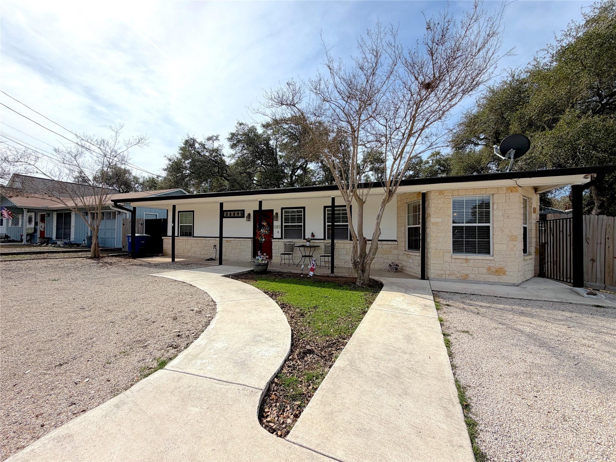 301 Canyon Edge, Canyon Lake, TX 78133 photo 2