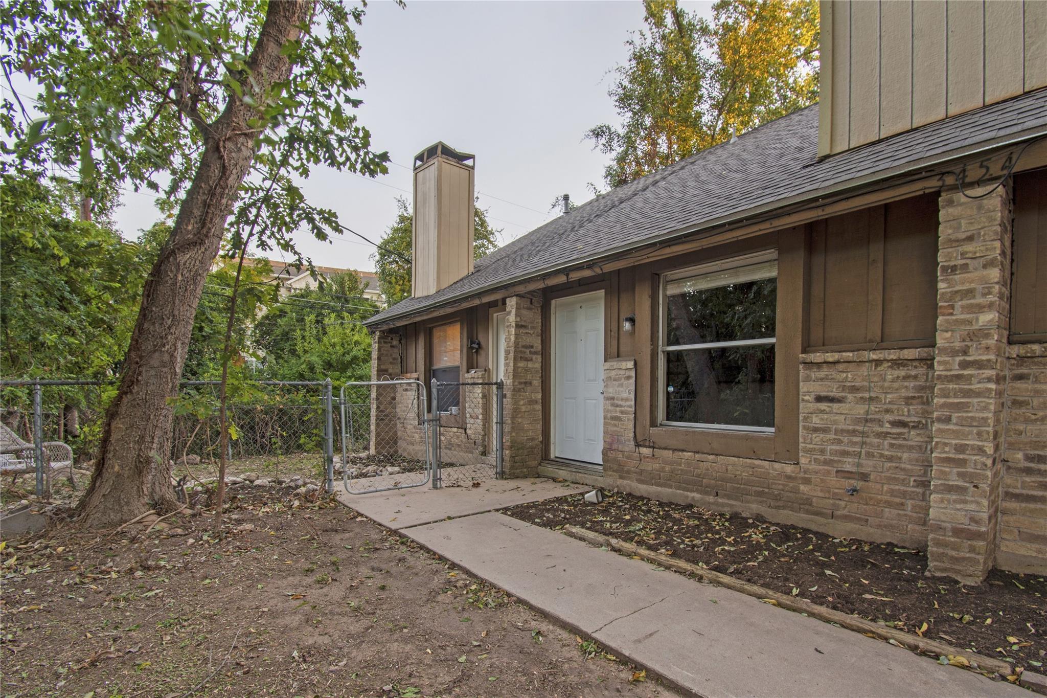 3454 Willowrun DR, Austin, TX 78704 photo 2