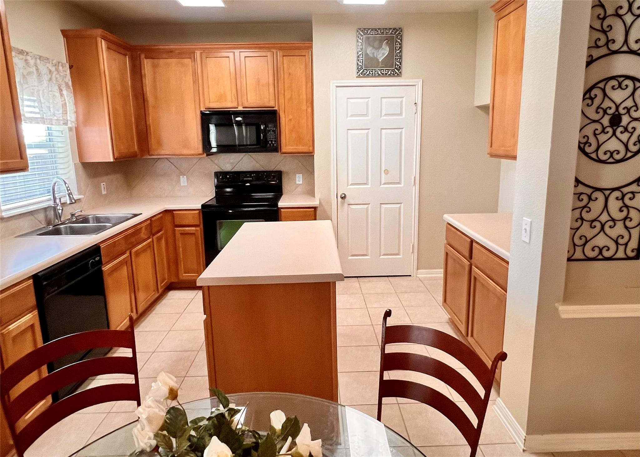 16616 Bridgefarmer BLVD, Pflugerville, TX 78660 photo 4