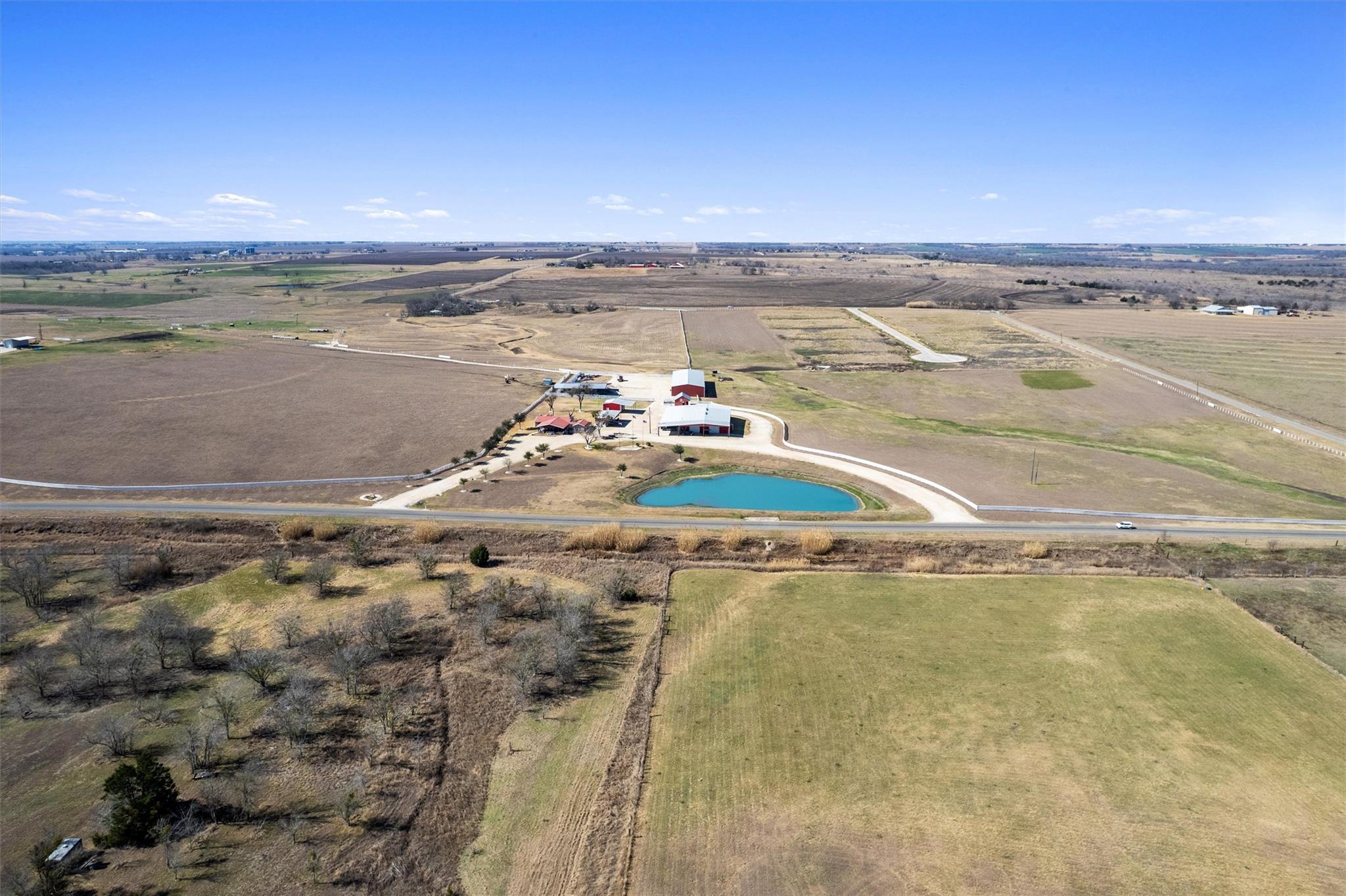 5300 County Road 424, Taylor, TX 76574 photo 2