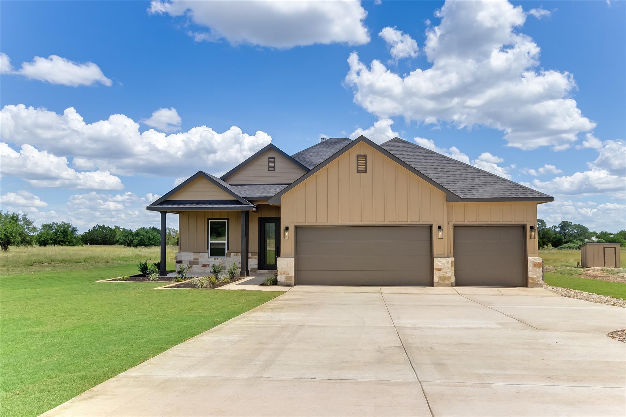 115 Draper LN, Bertram, TX 78605 photo 2