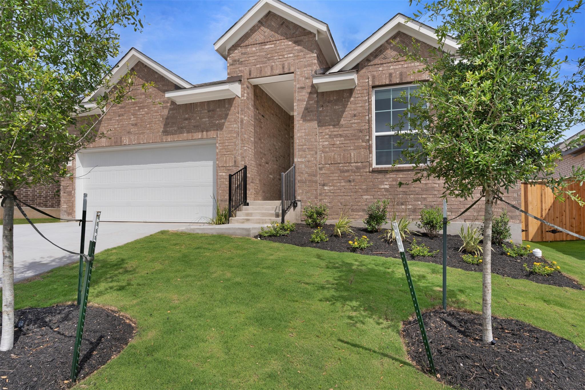 1125 Pansy TRL, Georgetown, TX 78628 photo 2