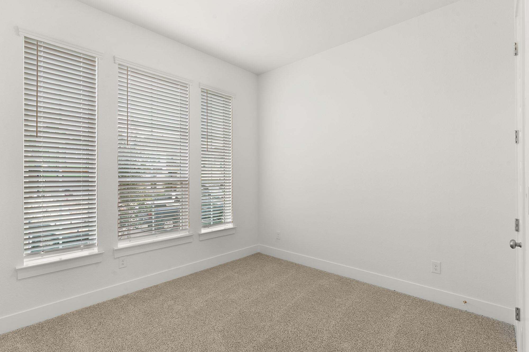 212 Montecido DR, Liberty Hill, TX 78642 photo 4