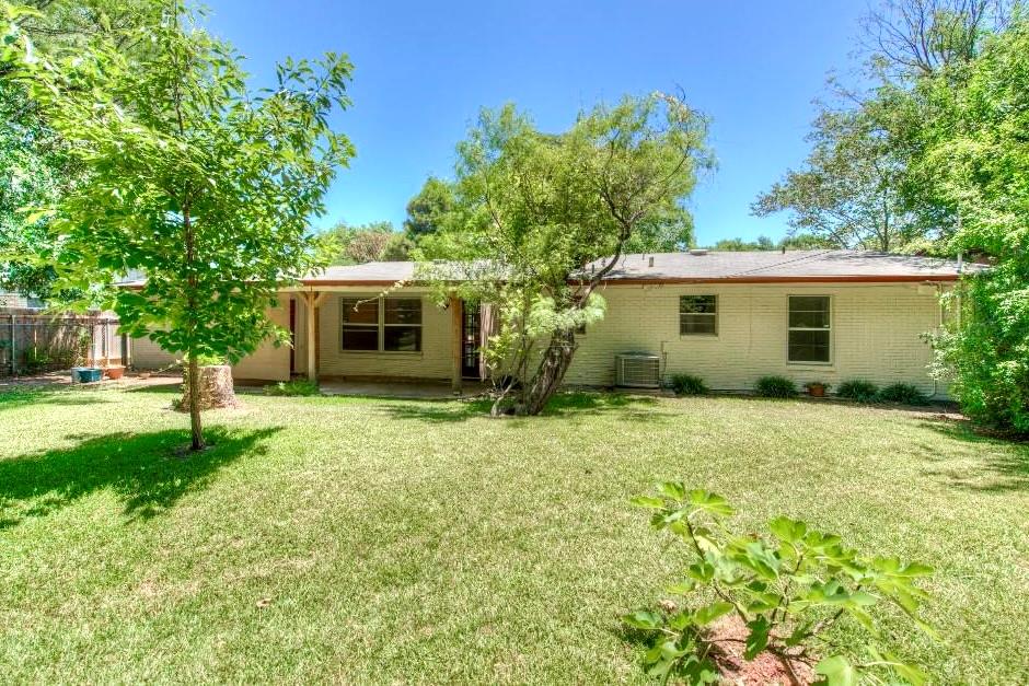5910 Marilyn DR, Austin, TX 78757 photo 2
