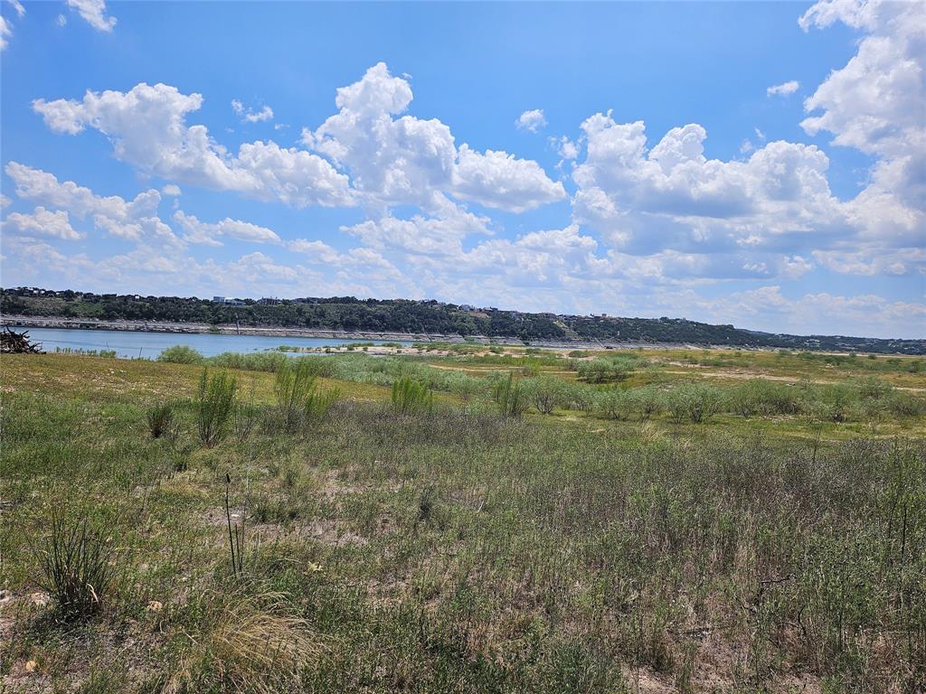 2913 Constitution SQ, Lago Vista, TX 78645 photo 2