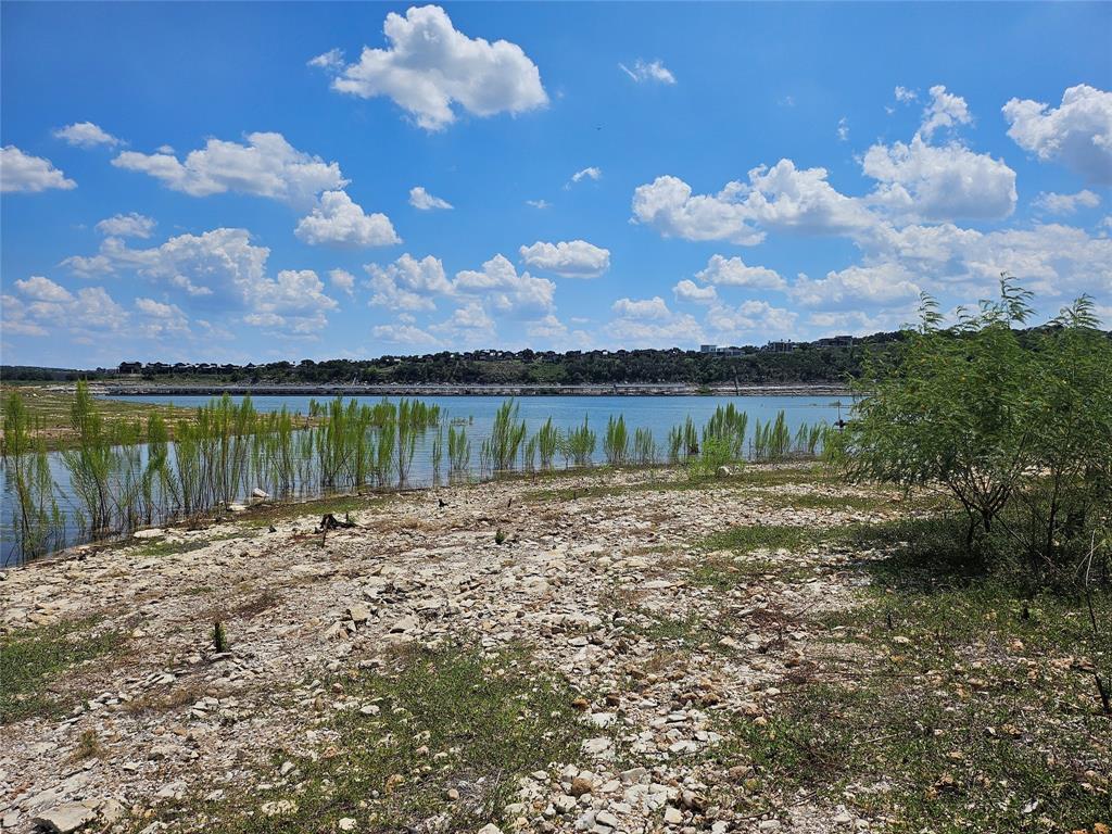 2913 Constitution SQ, Lago Vista, TX 78645 photo 3