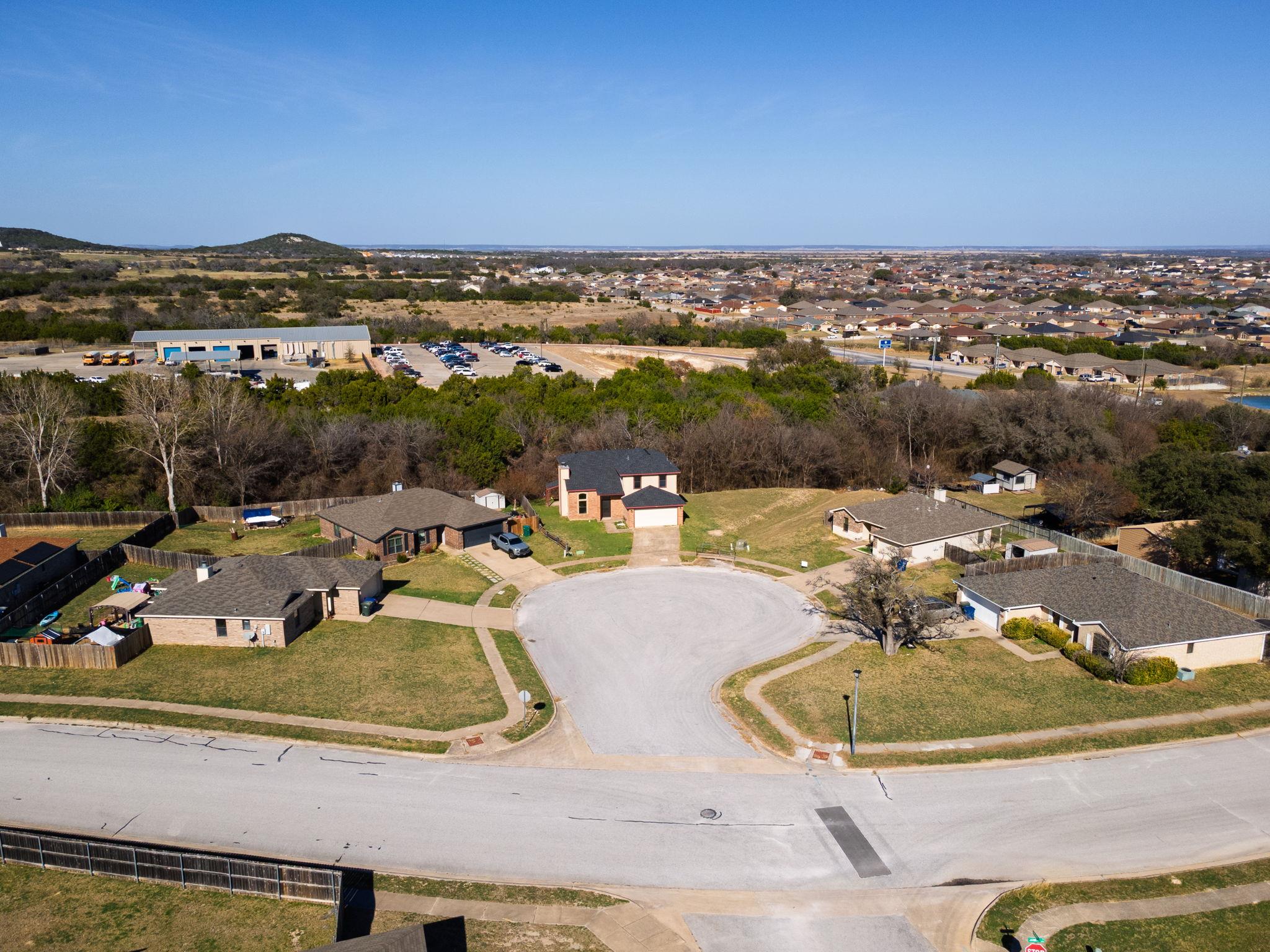 606 Redbud DR, Copperas Cove, TX 76522 photo 3