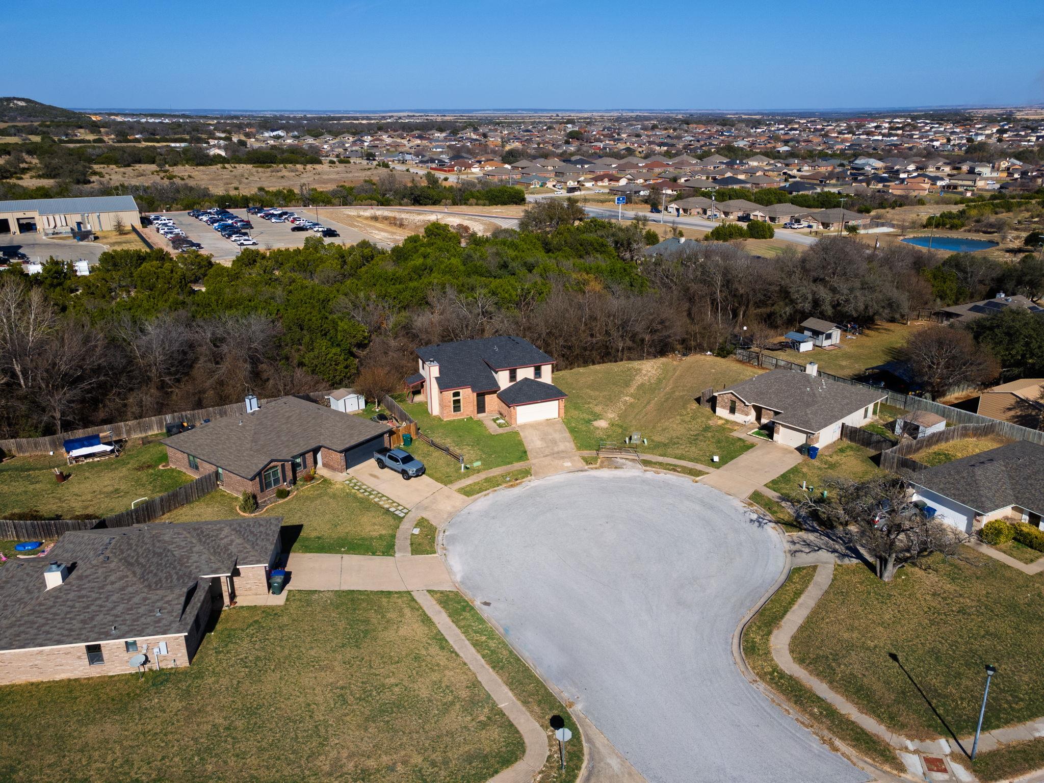 606 Redbud DR, Copperas Cove, TX 76522 photo 4