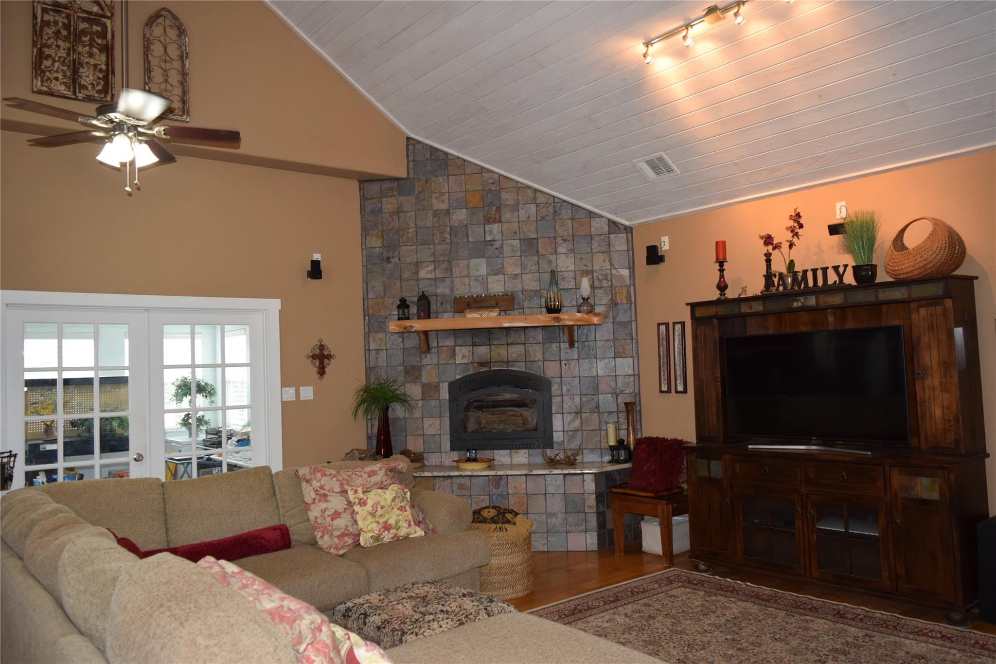 278 Winfield Thicket RD, Bastrop, TX 78602 photo 4