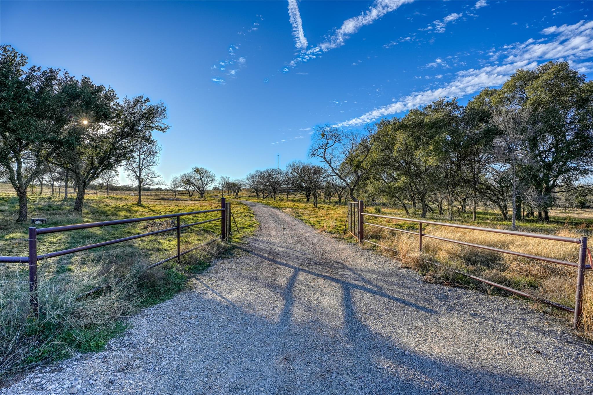 1010 Ranch Road 2831, Horseshoe Bay, TX 78657 photo 2