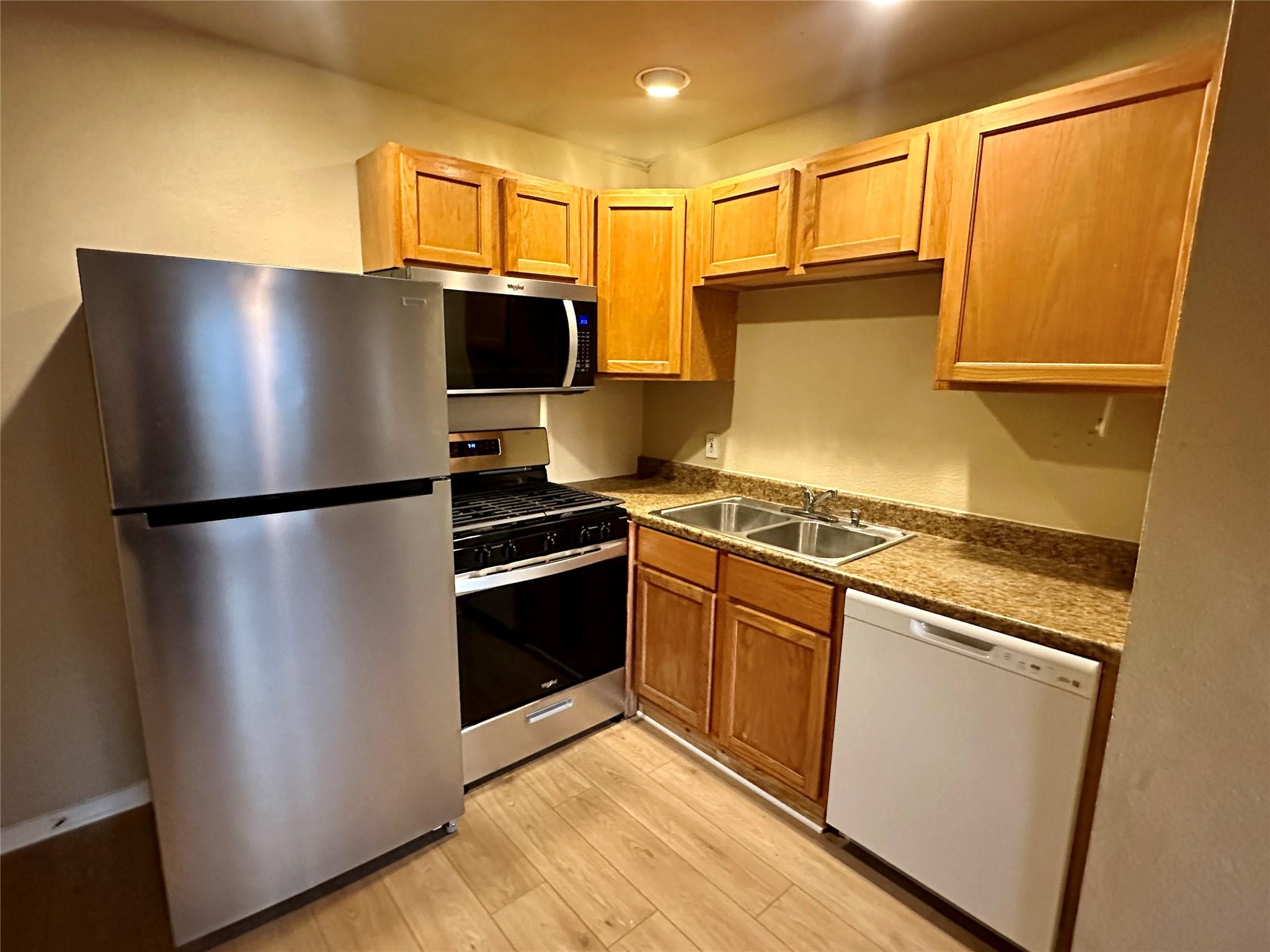 803 28th ST #106, Austin, TX 78705 photo 4
