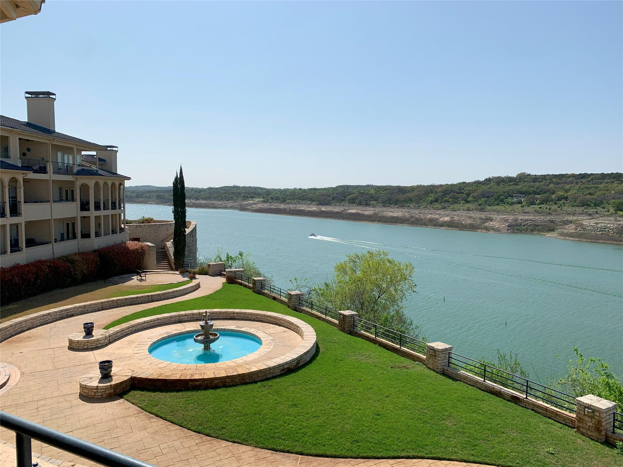 Island On Lake Travis Condomin