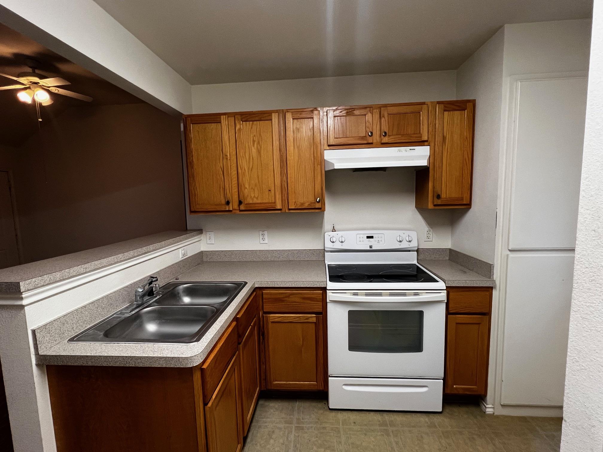 833 Camp ST, La Grange, TX 78945 photo 5