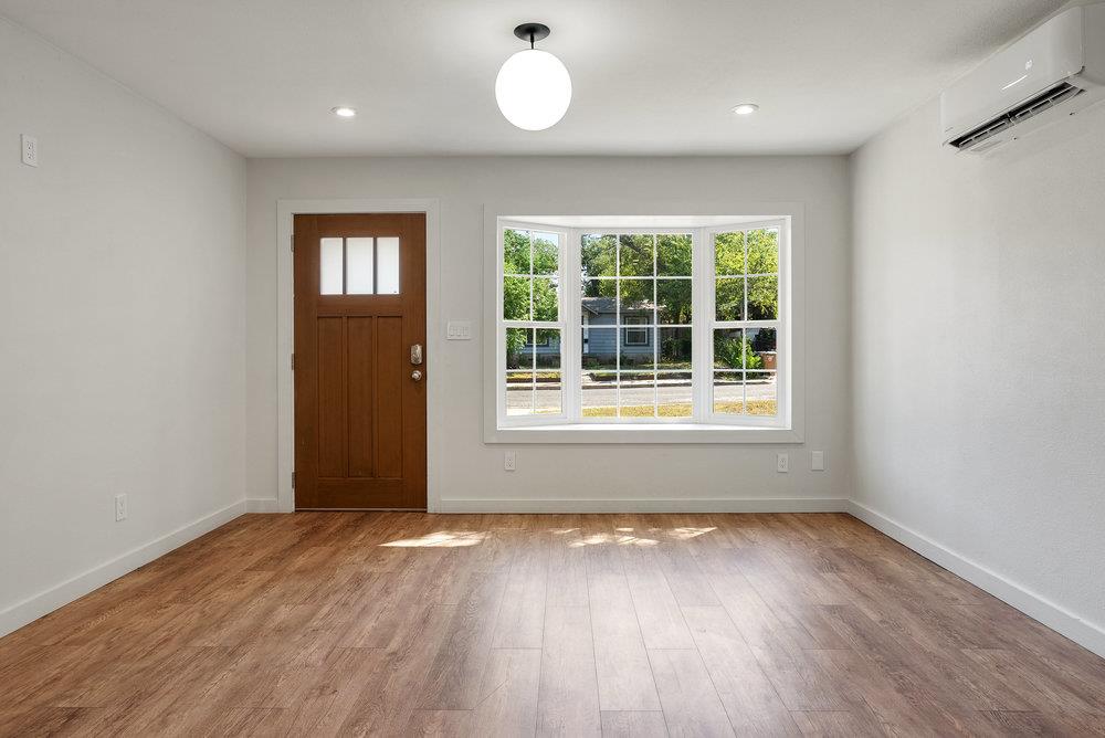 1176 Graham ST, Austin, TX 78702 photo 4