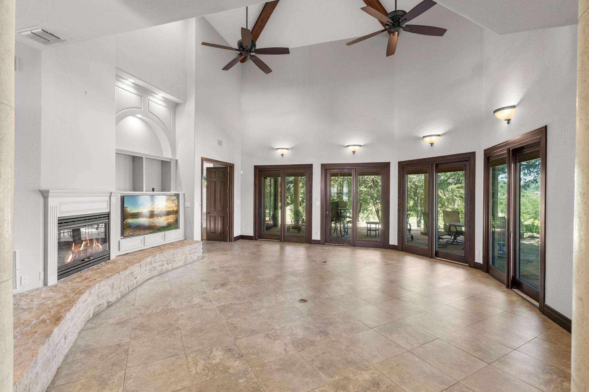 212 Florentine, Horseshoe Bay, TX 78657 photo 4