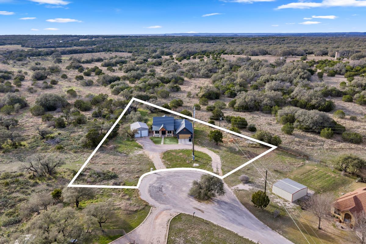 109 Lavonna Fox DR, Burnet, TX 78611 photo 2