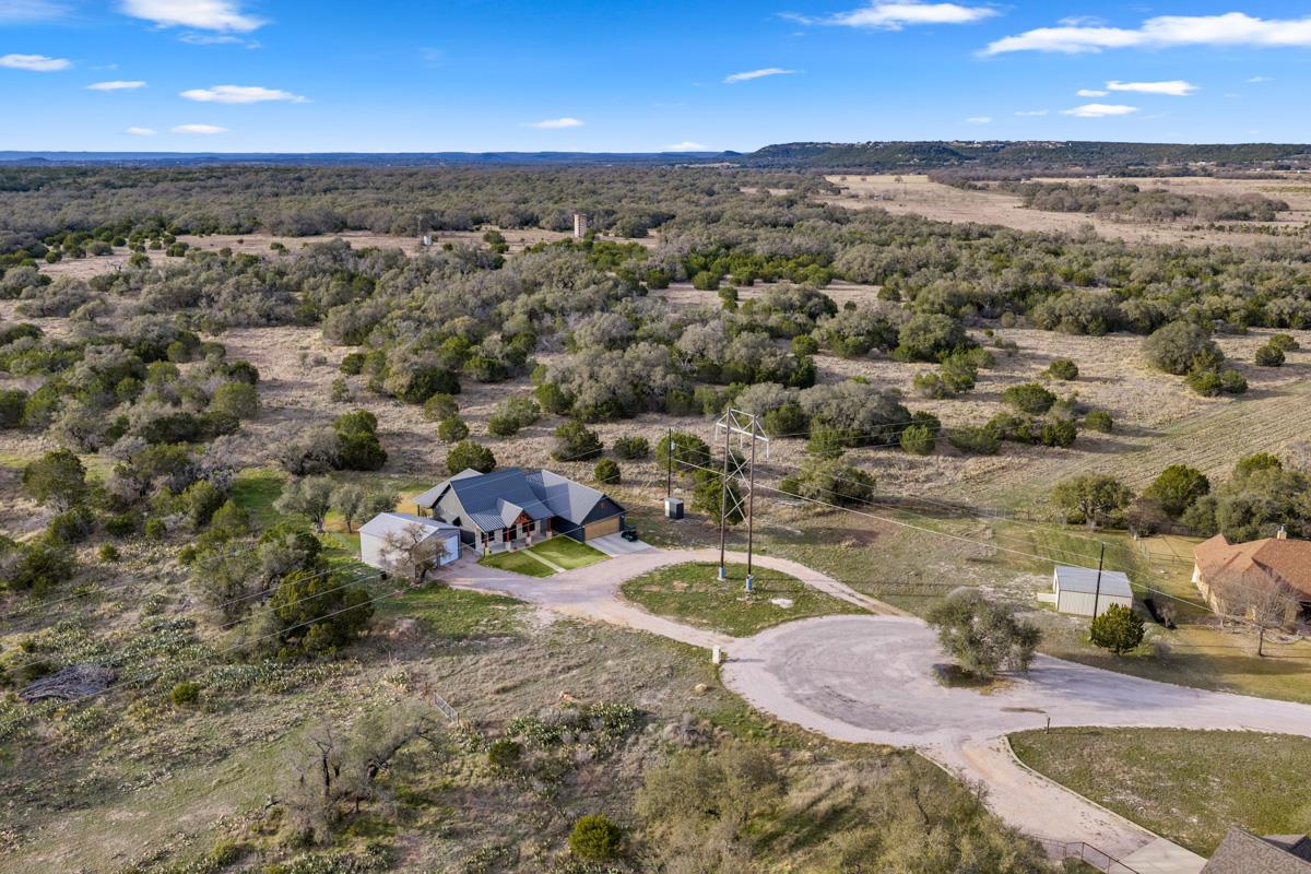 109 Lavonna Fox DR, Burnet, TX 78611 photo 4