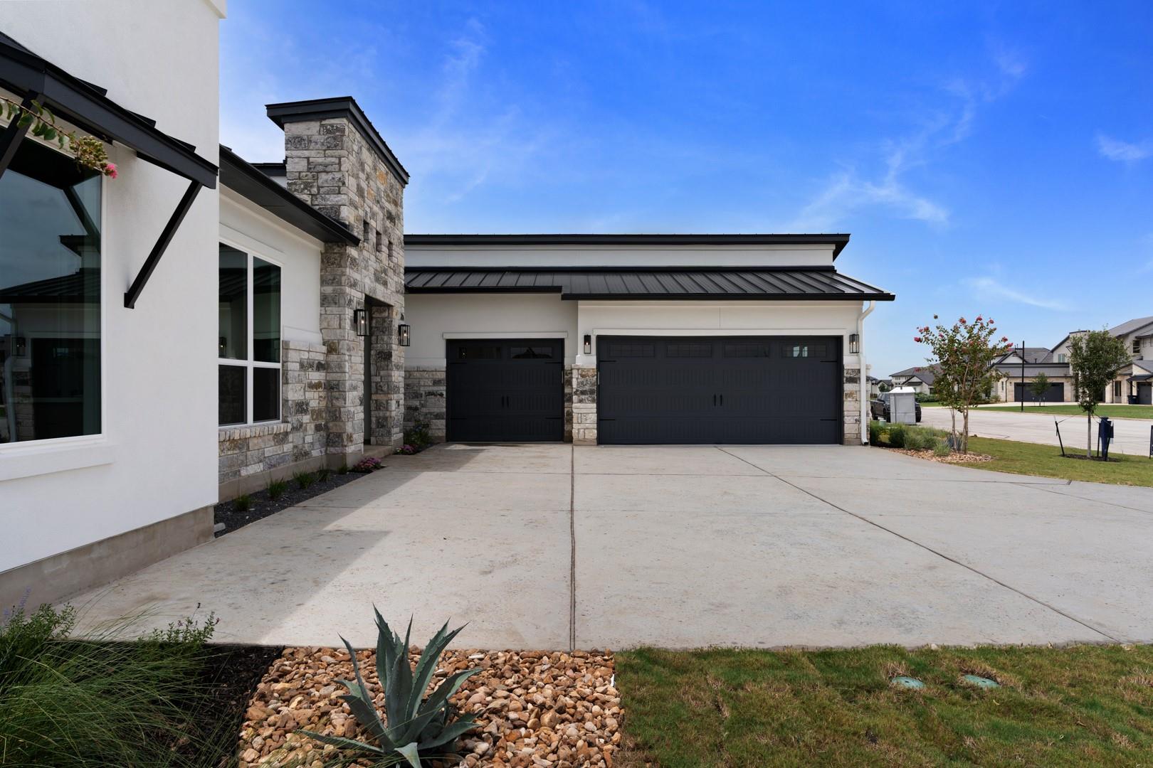 109 La Ventana DR, Liberty Hill, TX 78642 photo 3