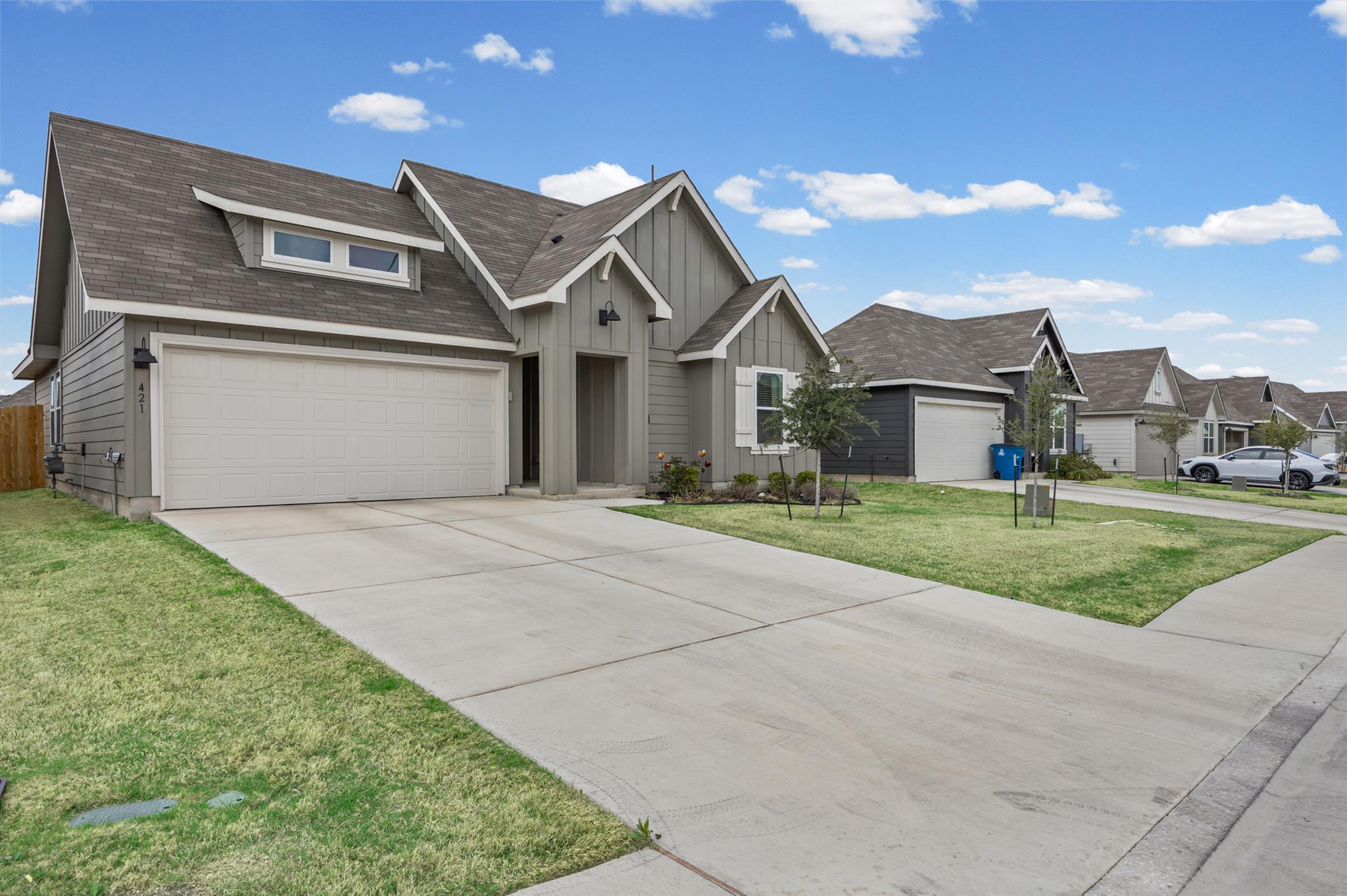 421 Lancebill DR, Lockhart, TX 78644 photo 2