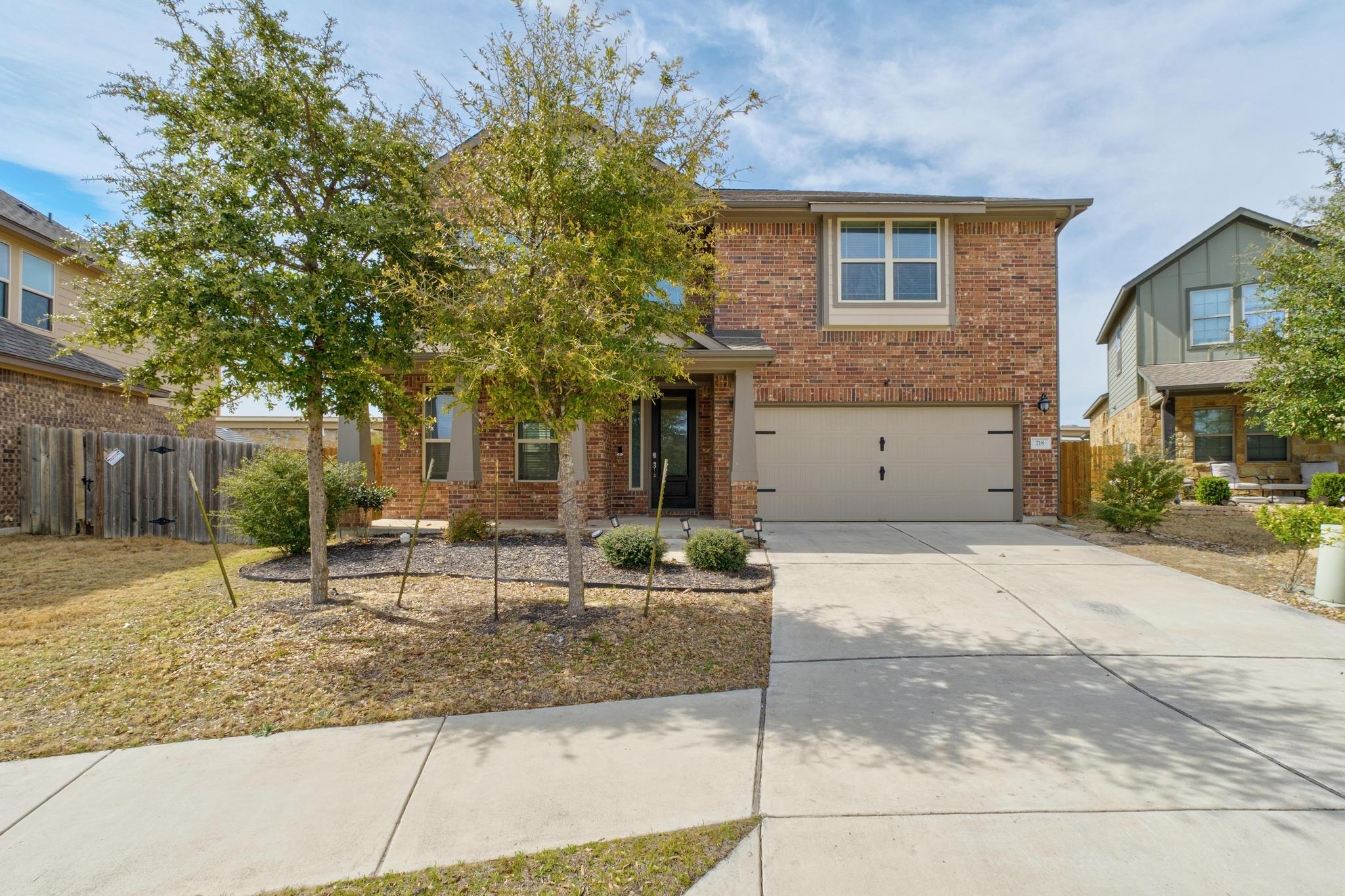 718 Hereford LOOP, Hutto, TX 78634 photo 3