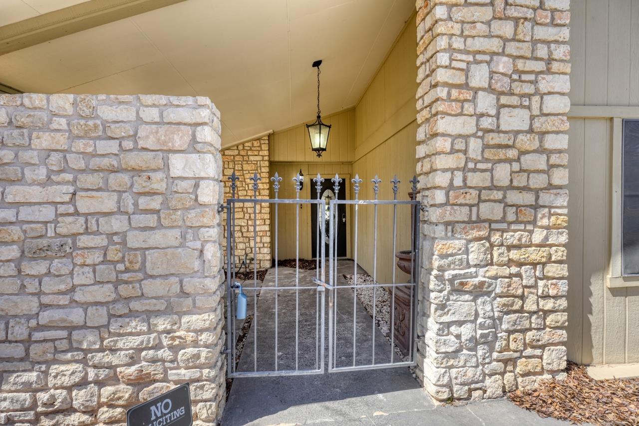 1702 Sunset DR, Marble Falls, TX 78654 photo 2