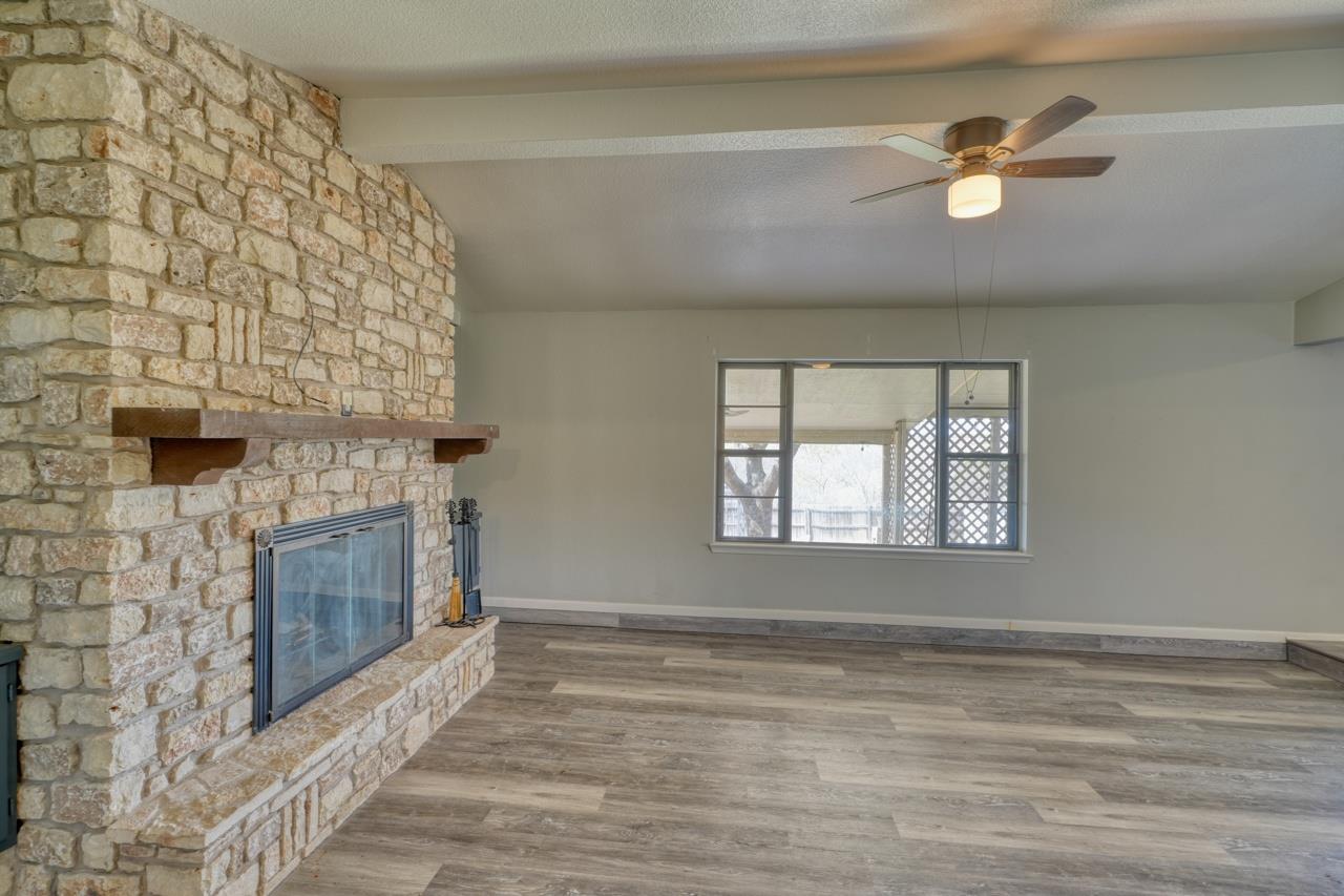 1702 Sunset DR, Marble Falls, TX 78654 photo 4