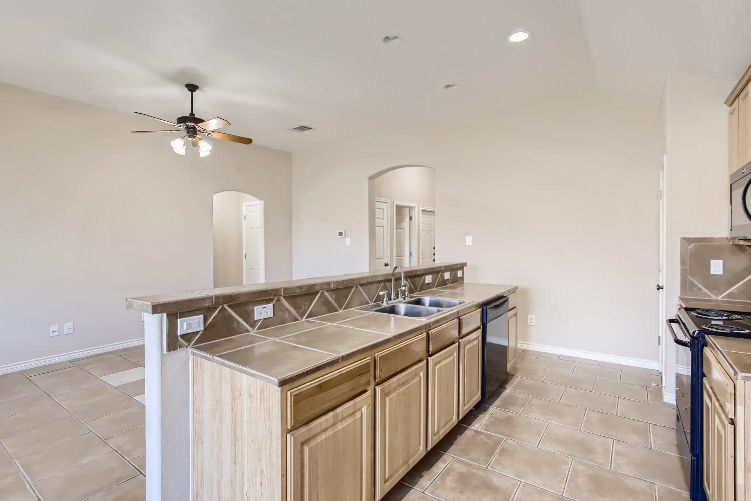 3032 Douglas Fir DR, New Braunfels, TX 78130 photo 4