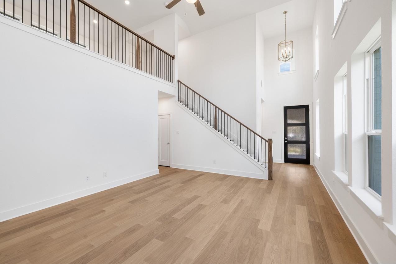 252 Menlo BND, Liberty Hill, TX 78642 photo 2