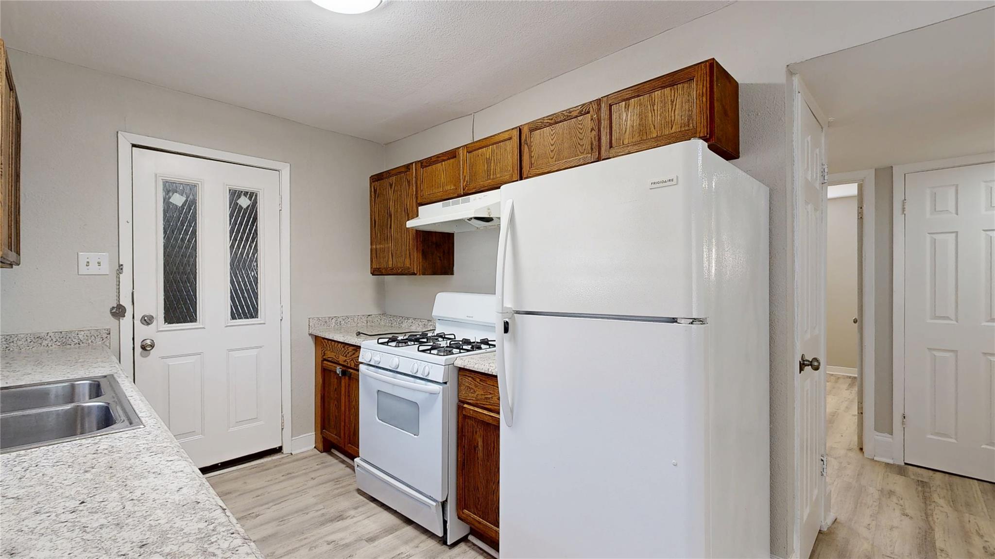 1204 Cedar DR, Killeen, TX 76543 photo 3