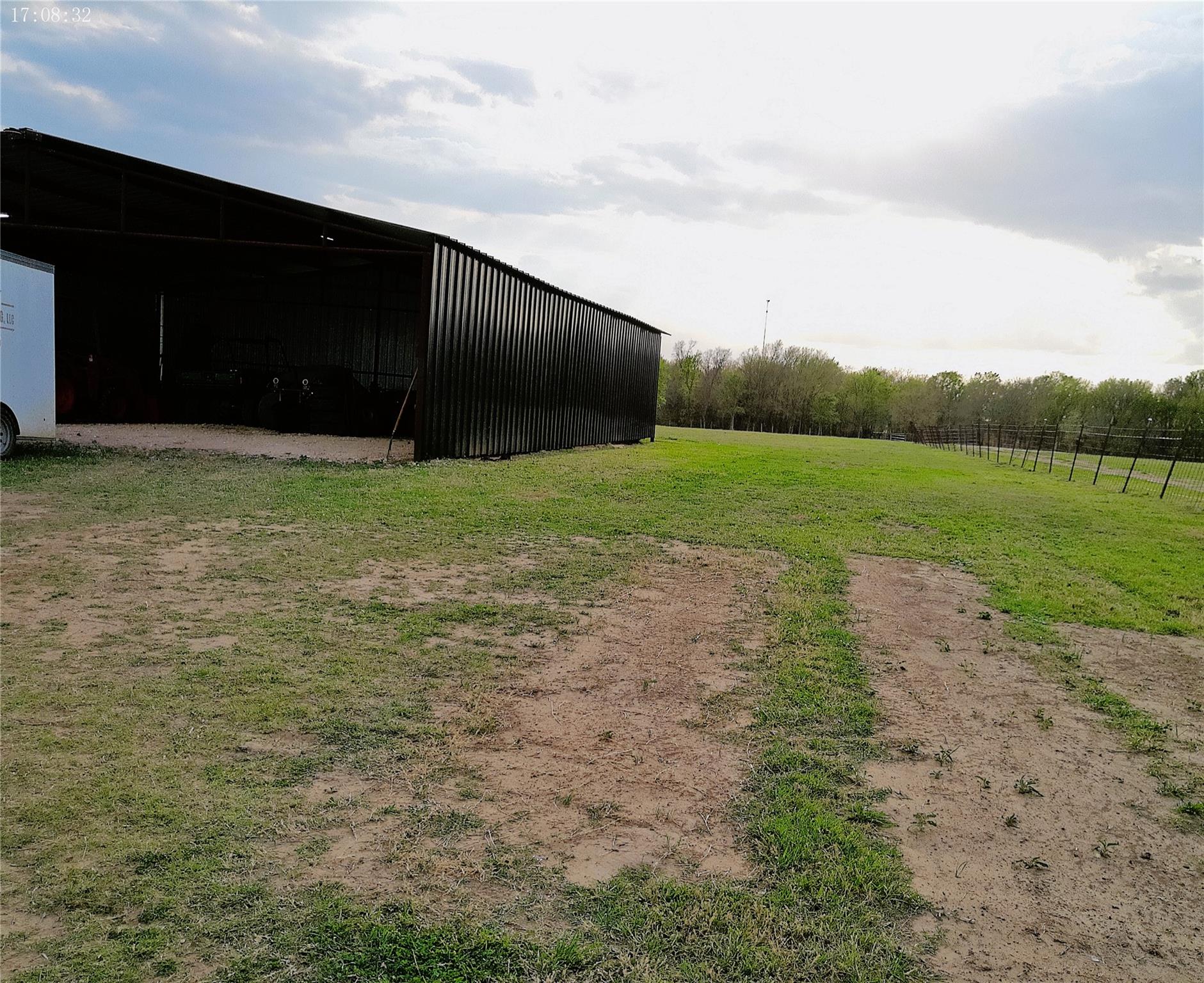 1042 Los Ranchitos RD, Cameron, TX 76520 photo 5