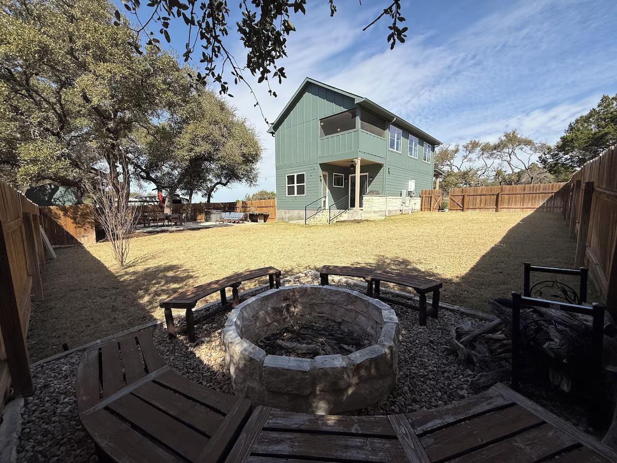 11605 Fitzhugh RD, Austin, TX 78736 photo 3