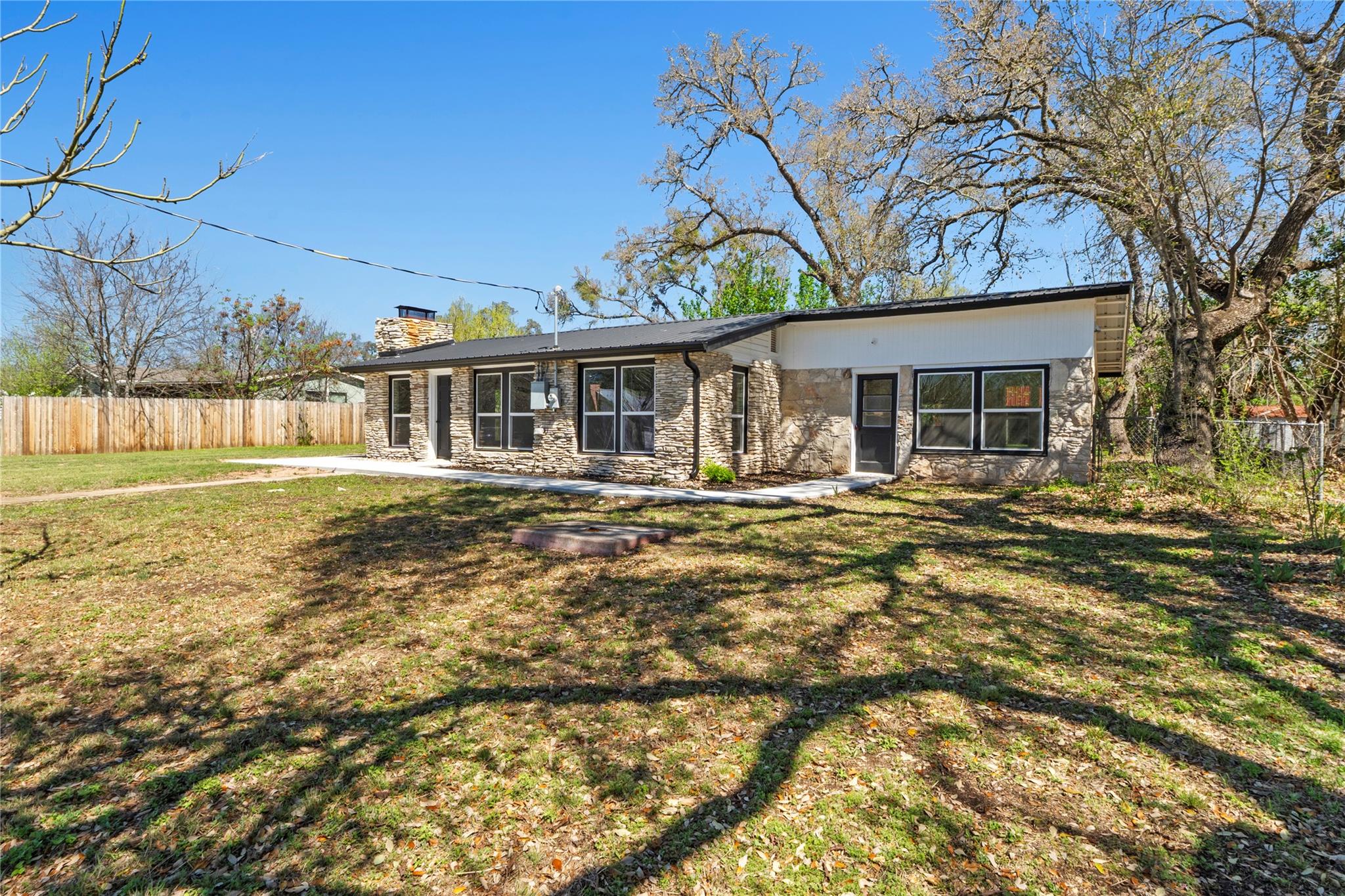 201 County Road 279, Liberty Hill, TX 78642 photo 3