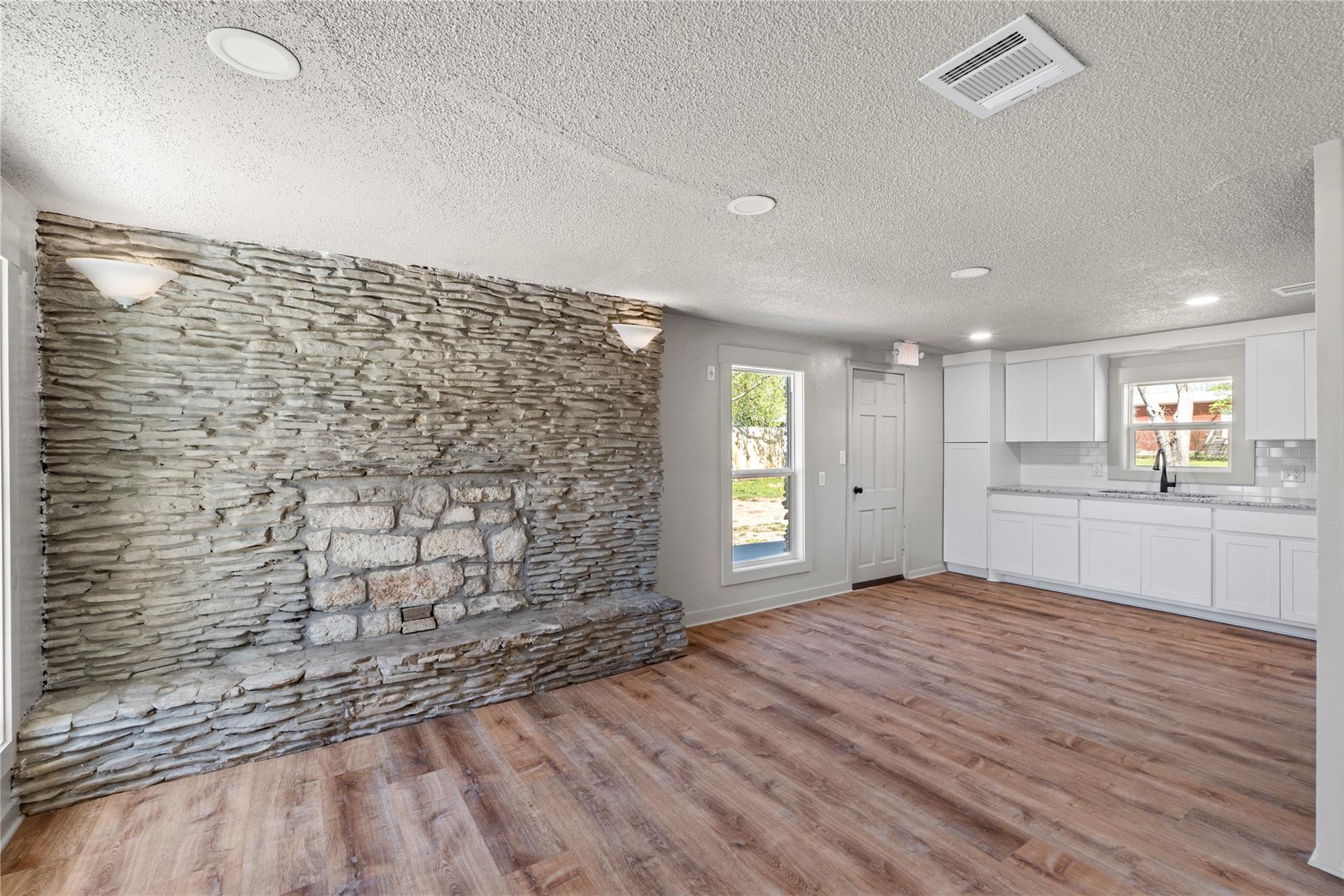 201 County Road 279, Liberty Hill, TX 78642 photo 4