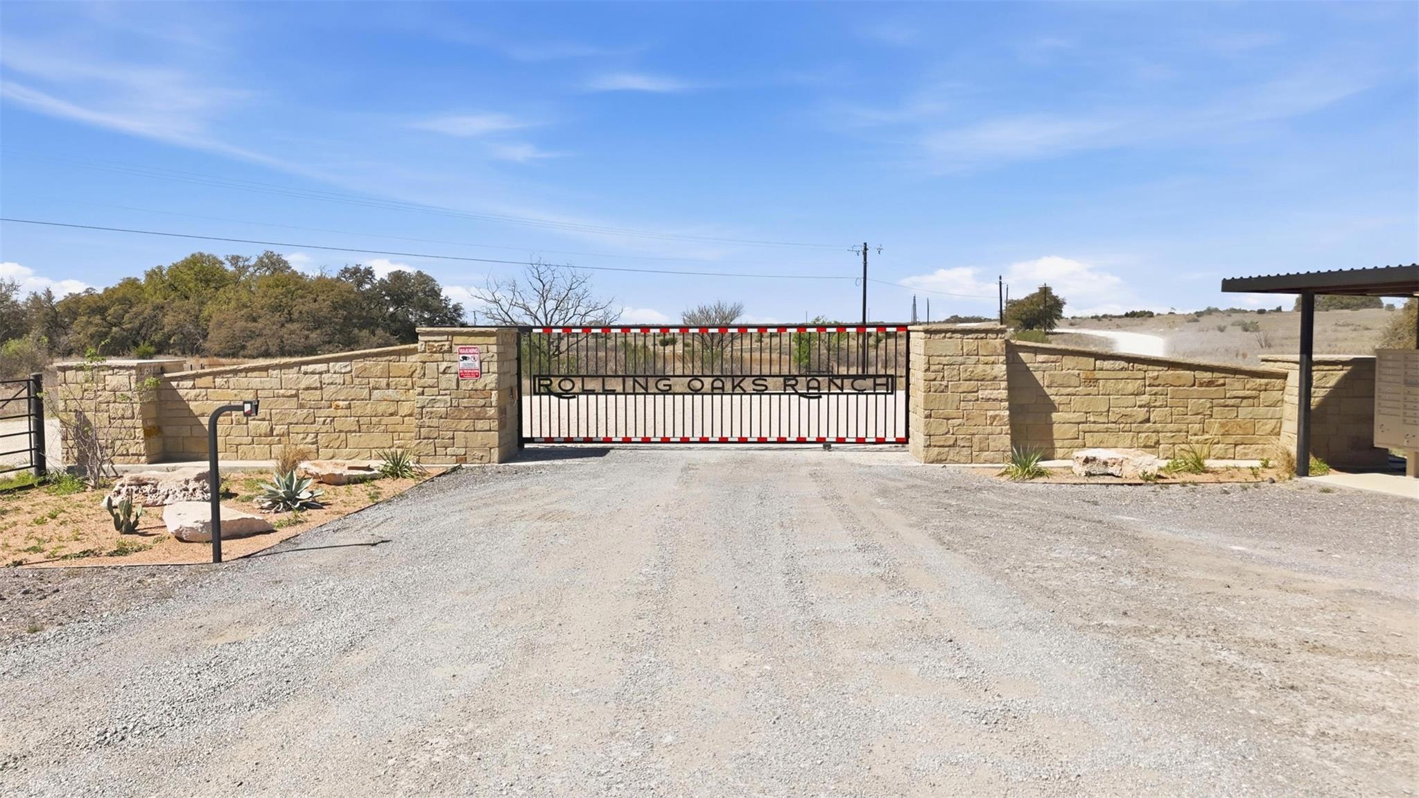 300 Willow Oak DR, Goldthwaite, TX 76844 photo 3