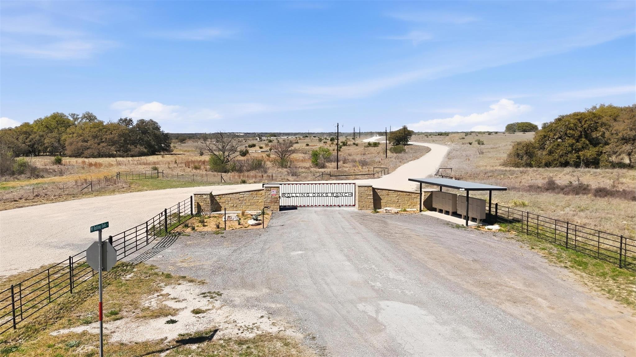 300 Willow Oak DR, Goldthwaite, TX 76844 photo 4