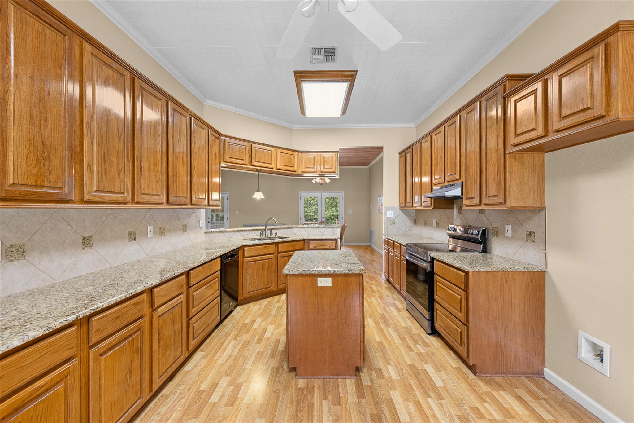 730 Panorama RD, La Grange, TX 78945 photo 4
