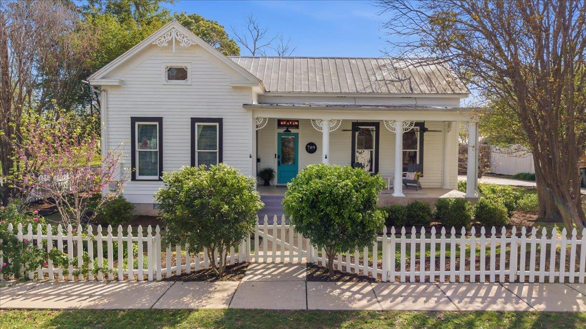 Victorian style cottage