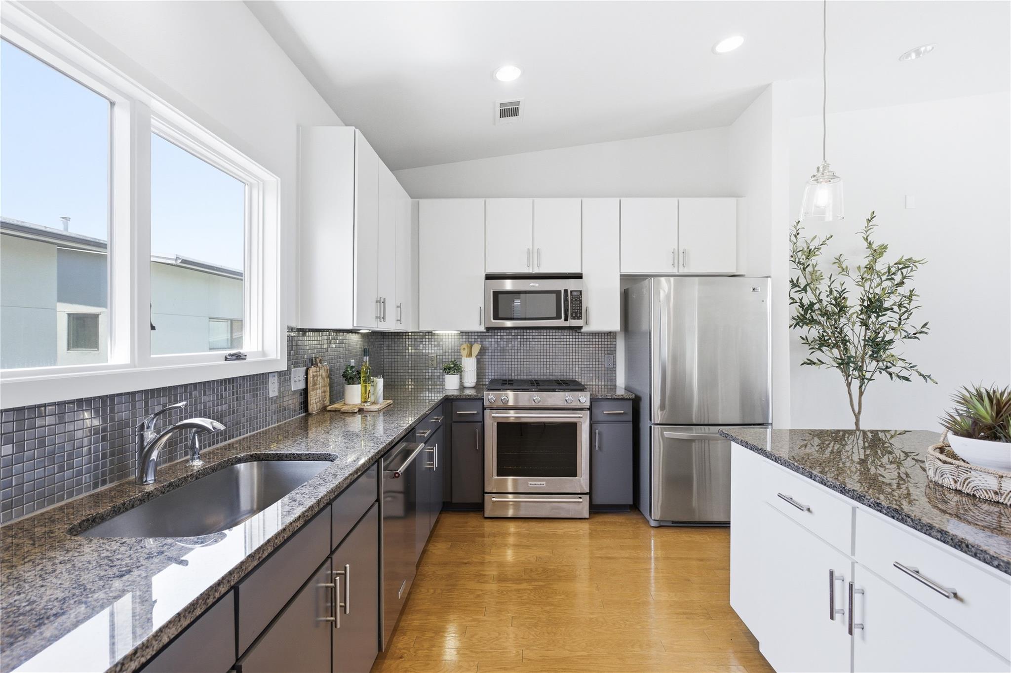 1702 Lamar BLVD #12, Austin, TX 78704 photo 4