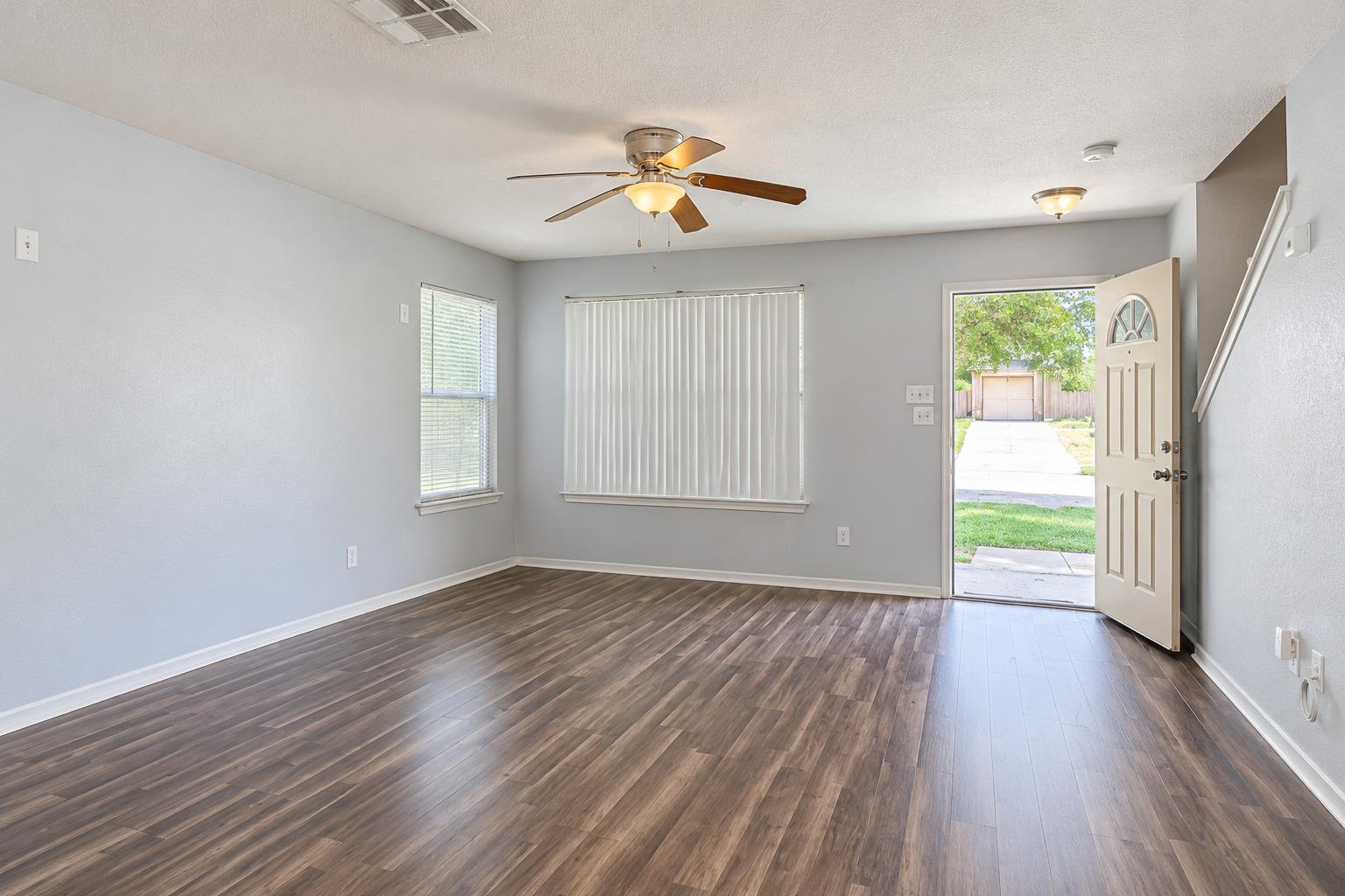 804 Dawlish DR, Pflugerville, TX 78660 photo 4