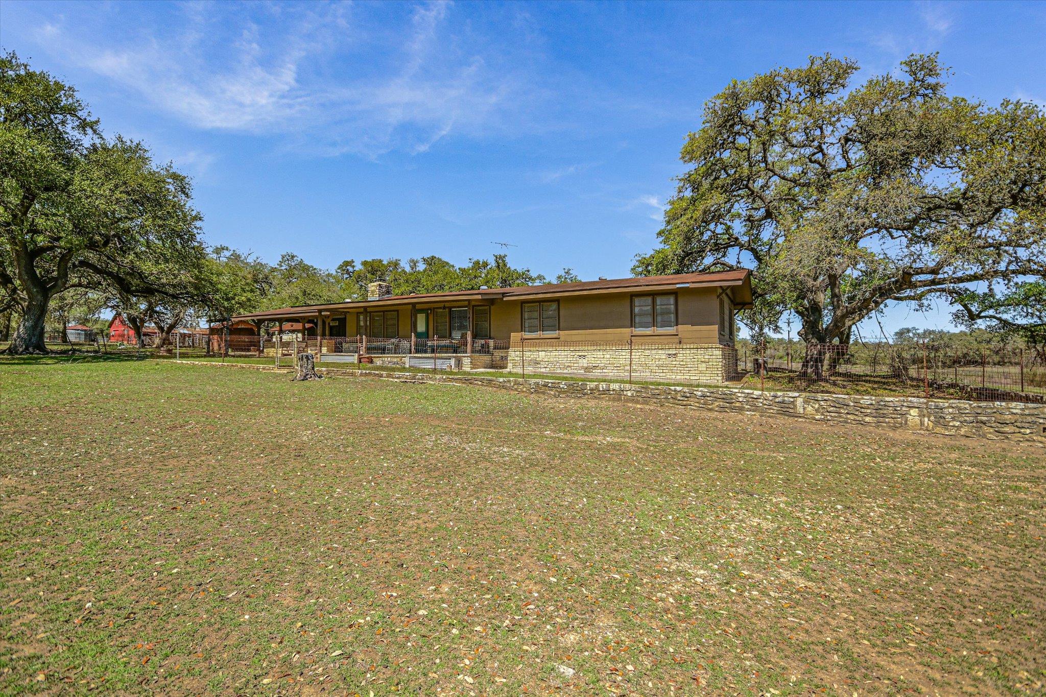 5421 PURGATORY RD, San Marcos, TX 78666 photo 5